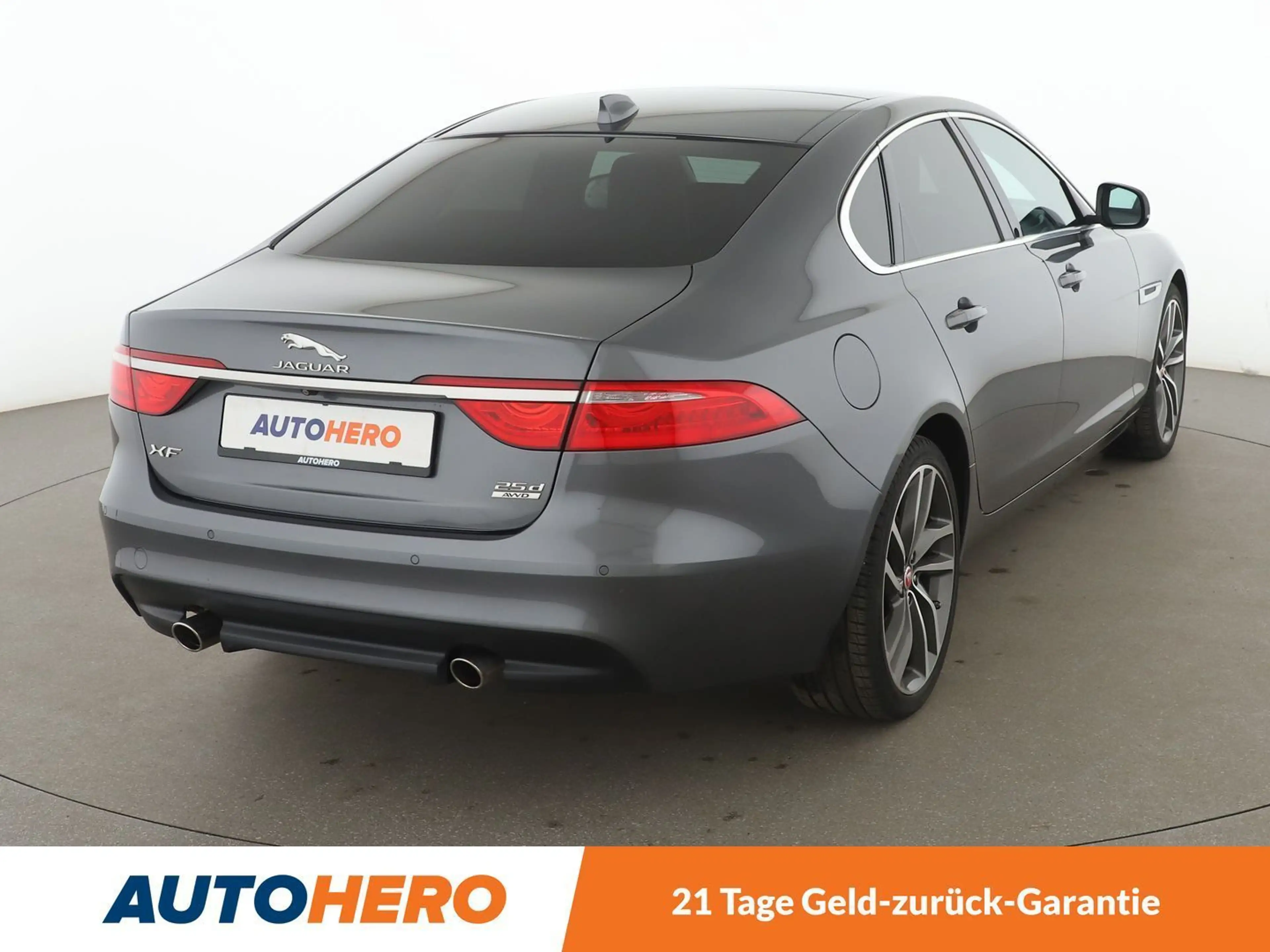Jaguar XF 25d Portfolio AWD Aut*XENON*TEMPO*CAM*PDC*SHZ* — photo 6