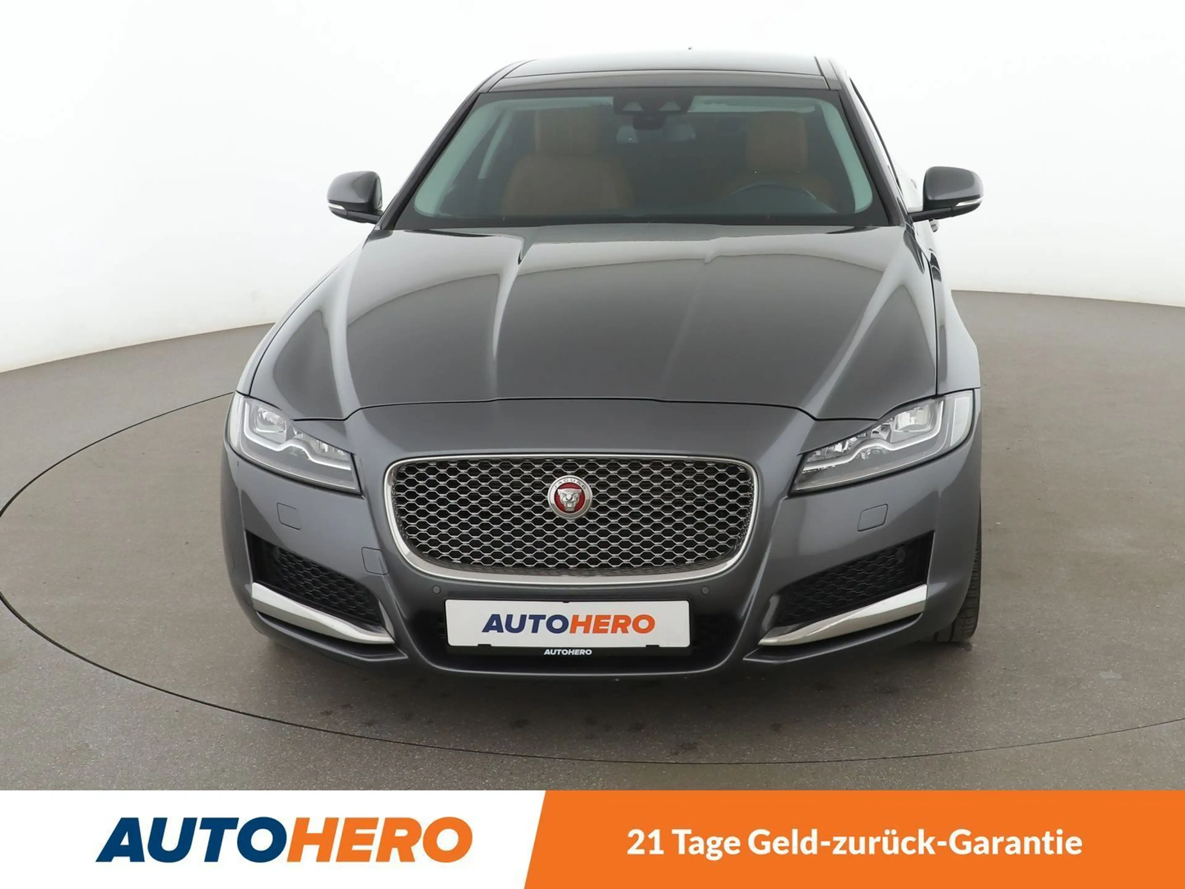 Jaguar XF 25d Portfolio AWD Aut*XENON*TEMPO*CAM*PDC*SHZ* — photo 9