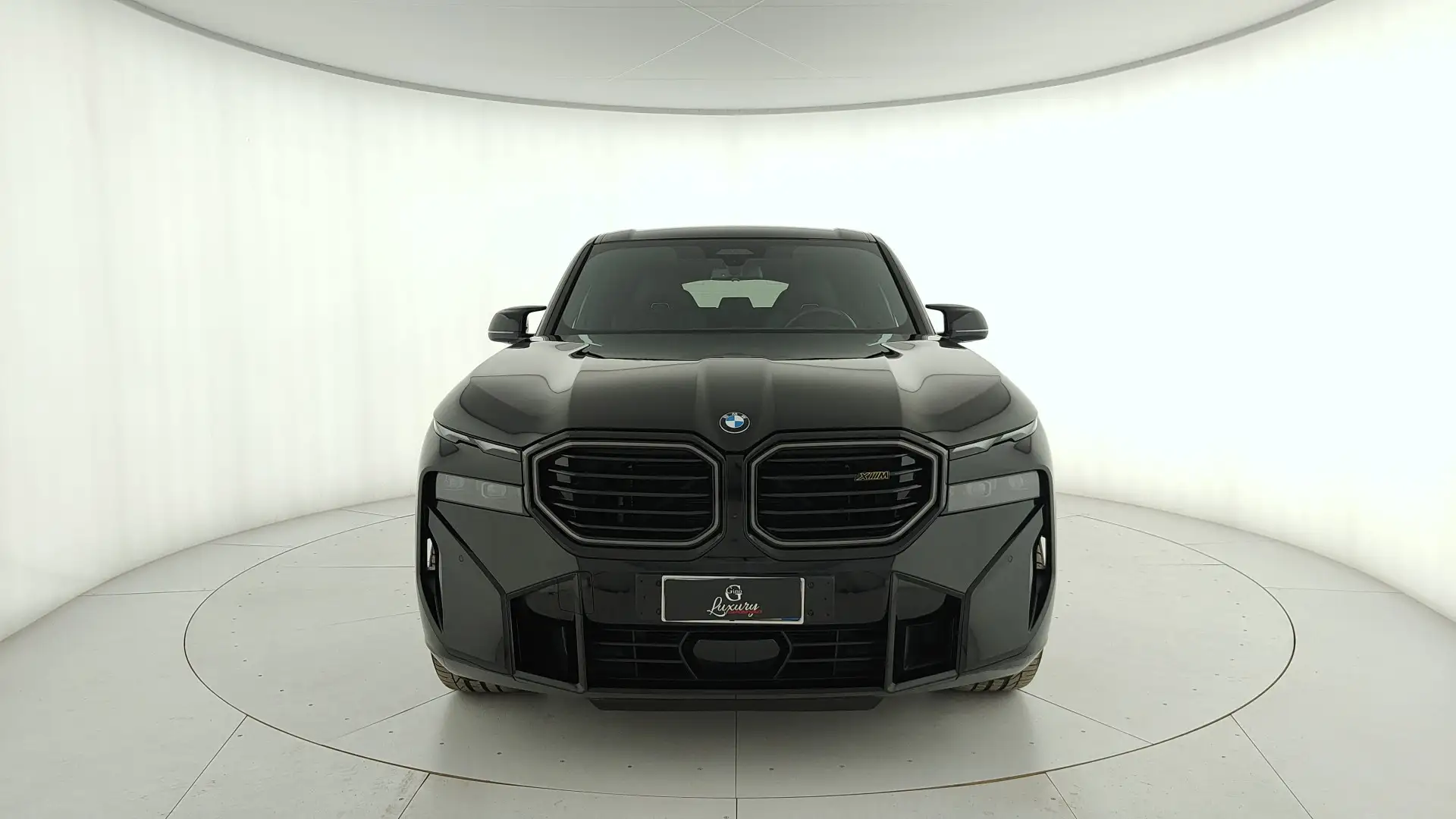 BMW XM 2024 검정 사진 2