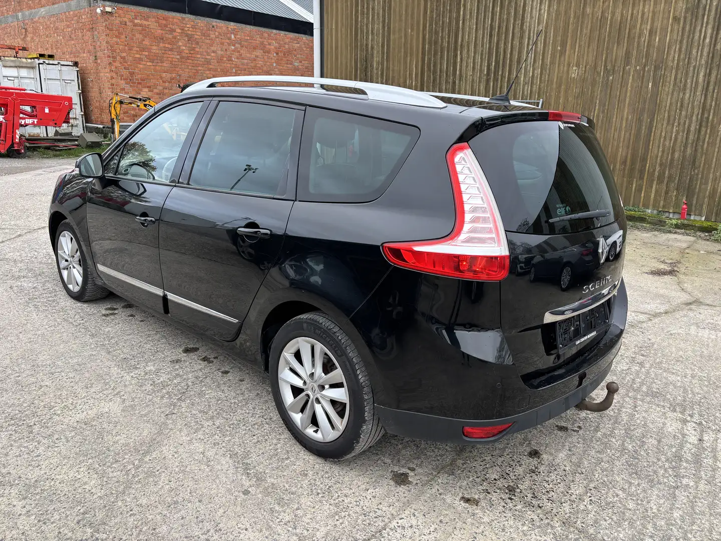 Renault Grand Scenic dCi 110 *AUTOMAAT*GPS* Zwart - 2