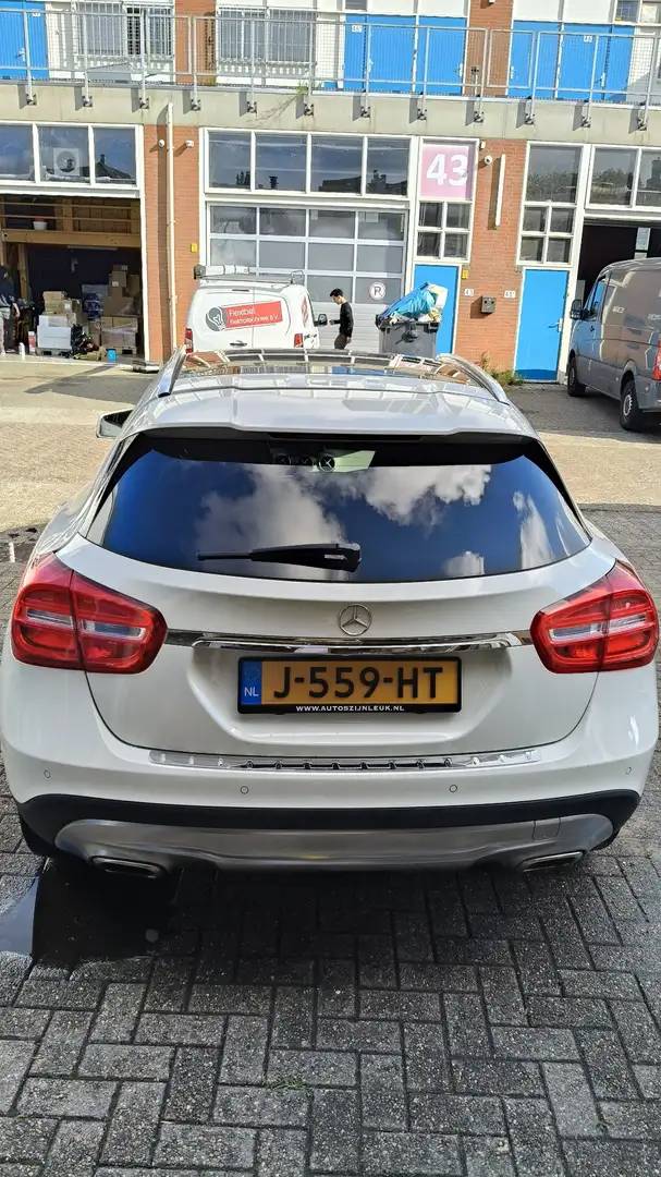 Mercedes-Benz GLA 200 7G-DCT Style - 2