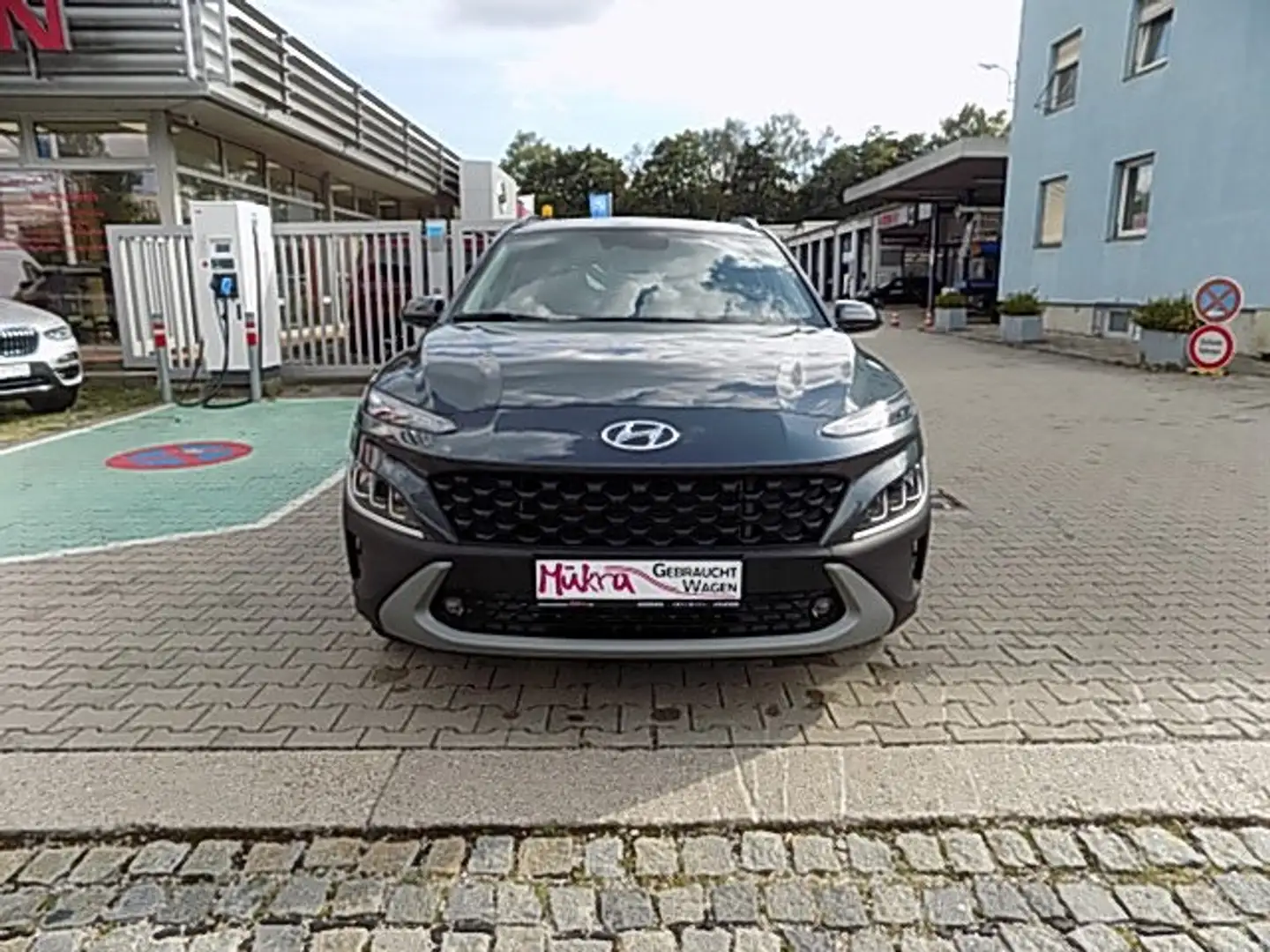 Hyundai KONA Intro Edition + 1.0 T-GDi 120PS 6-Gang Klima Navi Grau - 2