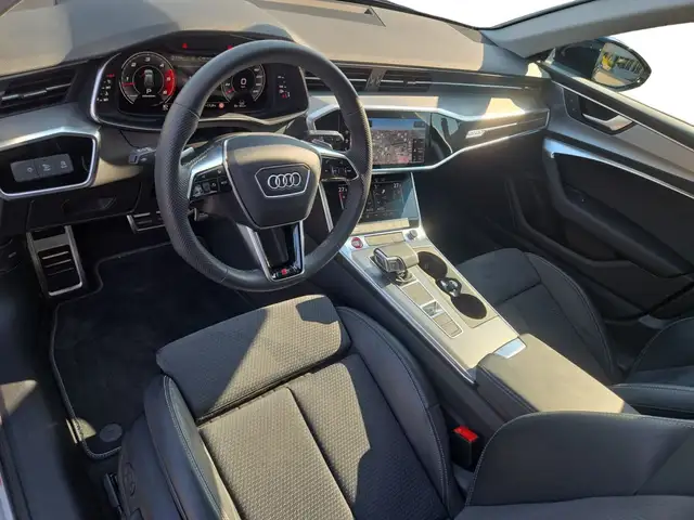 Audi S6 view 4