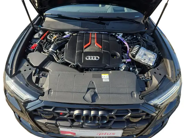 Audi S6 view 12