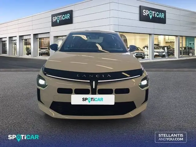 Lancia Ypsilon view 2