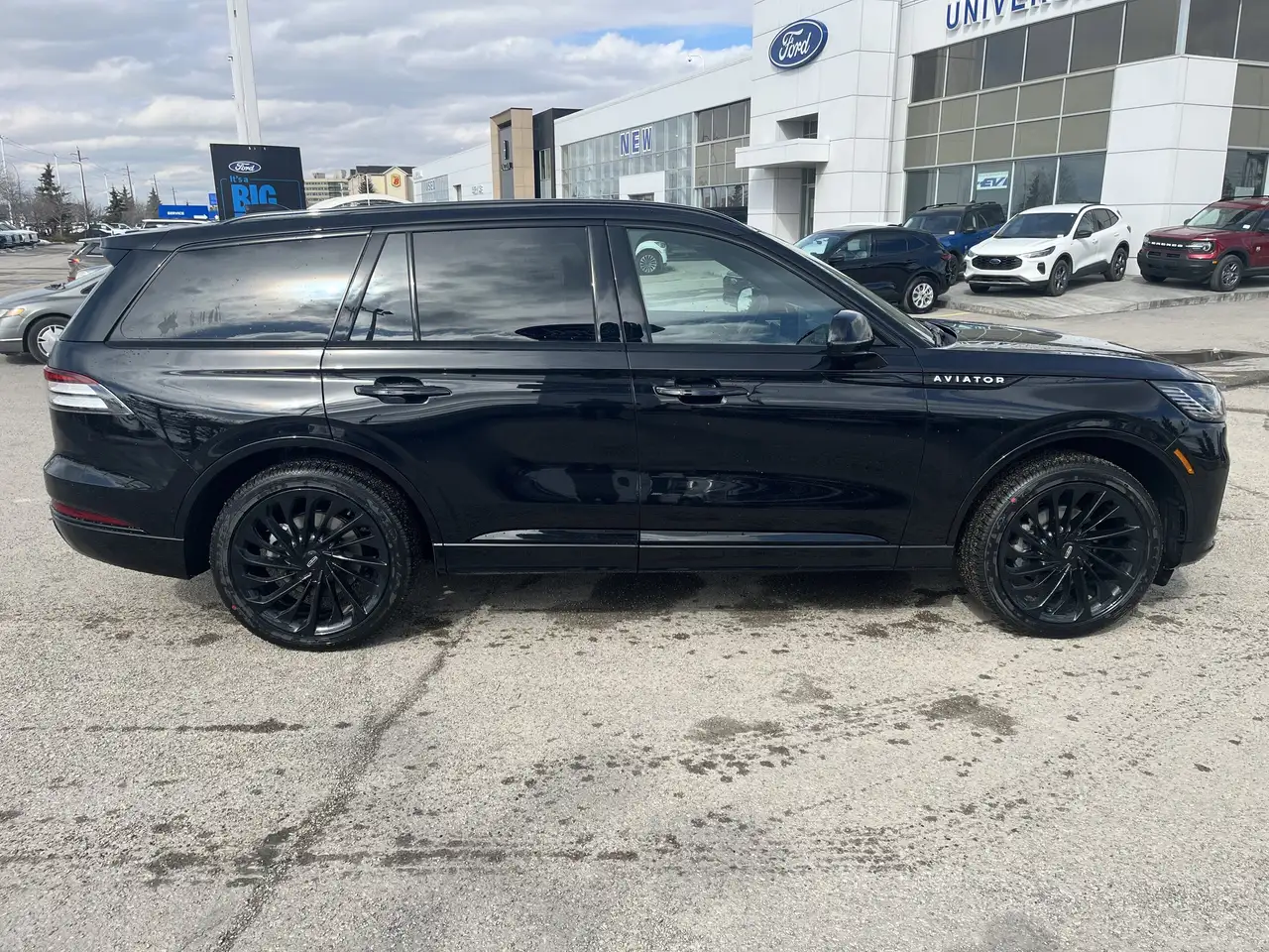 Lincoln Aviator снимка Lincoln Aviator