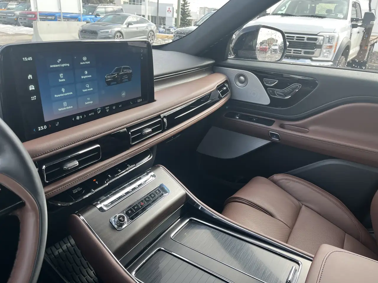 Lincoln Aviator снимка Lincoln Aviator