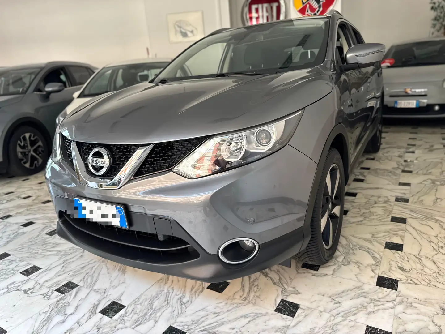 Nissan Qashqai 1.6 dci Tekna 2wd 130cv E6 Grijs - 1