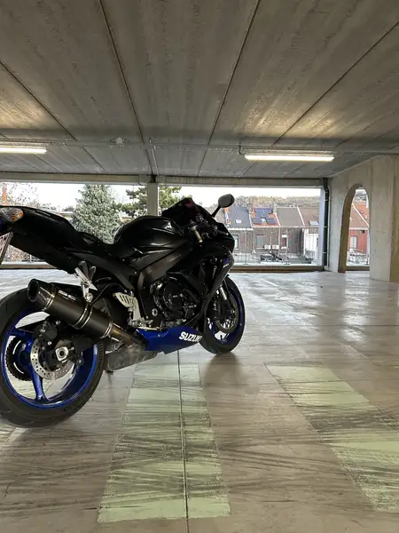 Suzuki GSX-R 600 - foto 5
