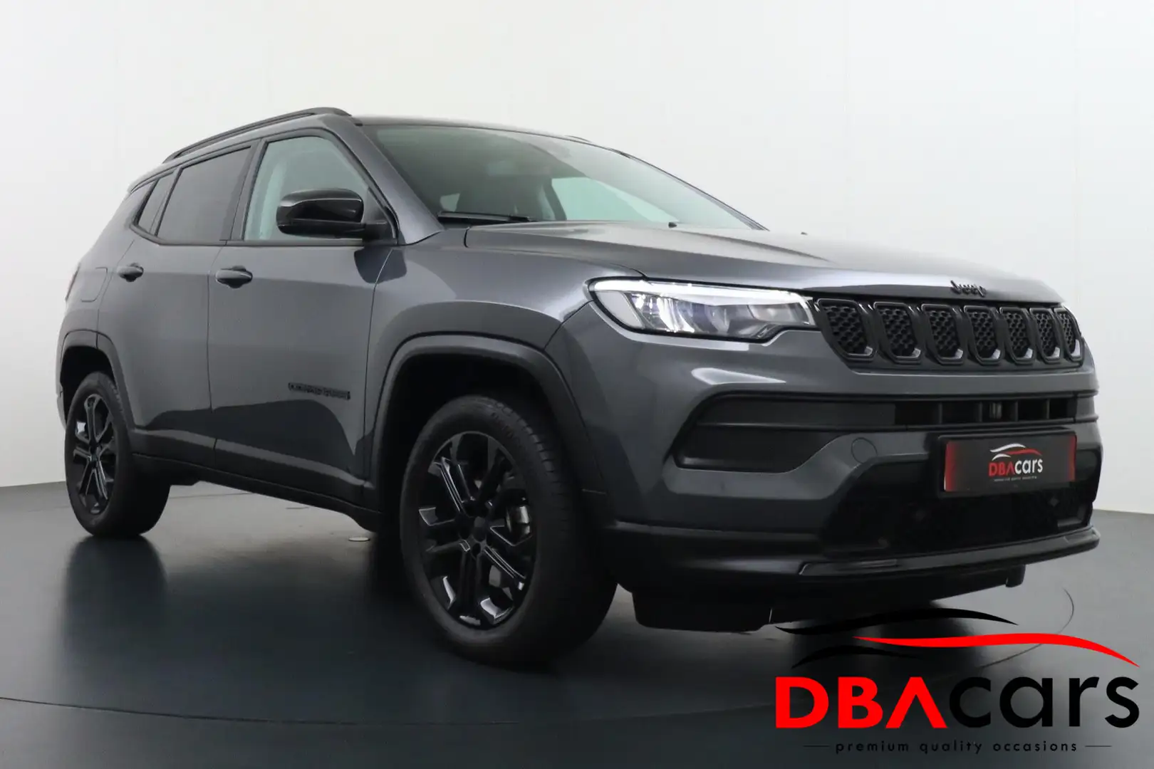 Jeep Compass 1.5T e-Hybrid Night Eagle Grijs - 1