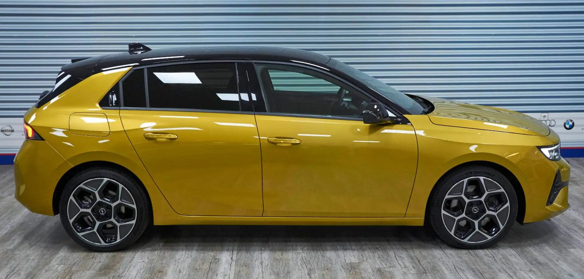 Opel Astra L 1.6 Hybrid GS Line *NAVI/HEAD-UP/MATRIX* Żółty - 2