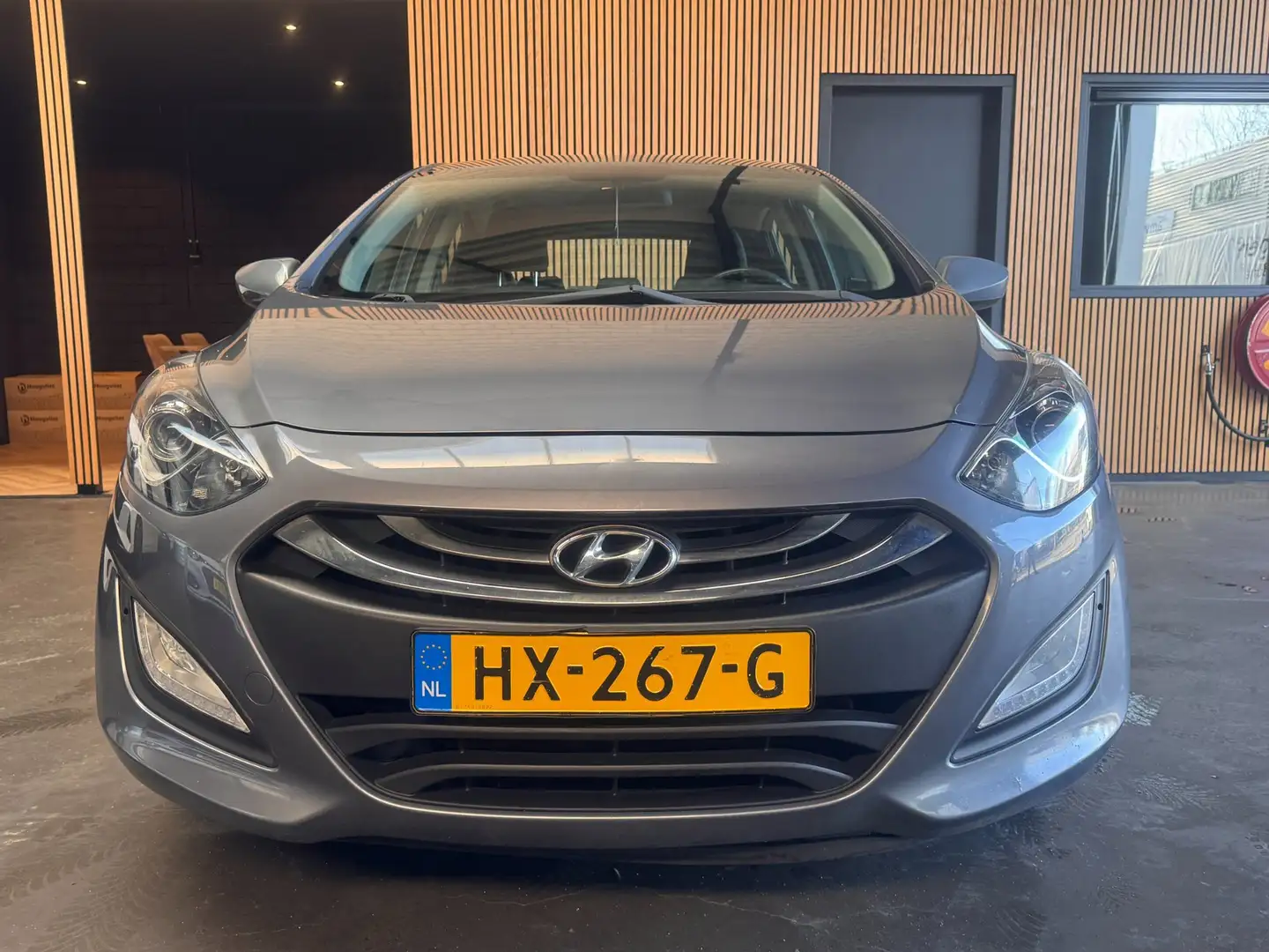 Hyundai i30 1.6 GDI i-Drive Cool Plus Airco|Cruise|Bluetooth|T Grau - 2