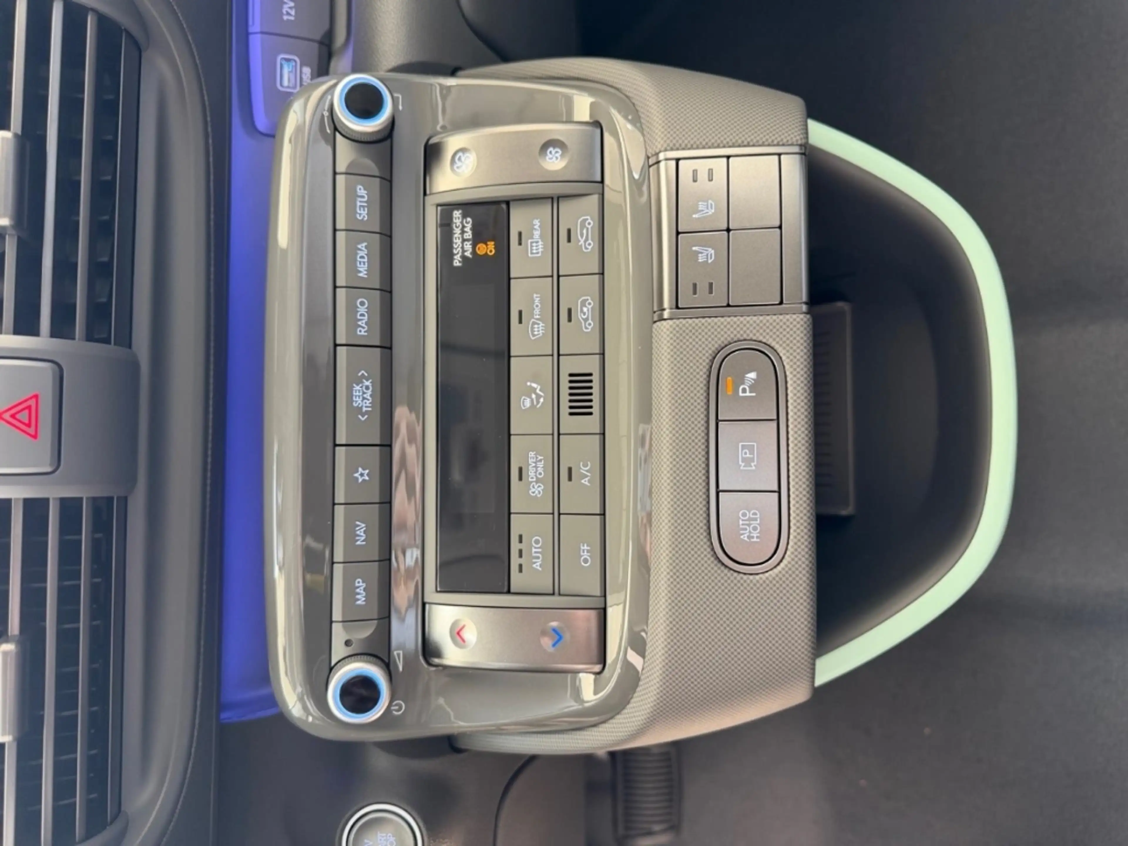 Hyundai Inster Elektro Lounge+17''ALU+NAVI+LED+ELEK.-KOMFORT-PAKE — photo 13