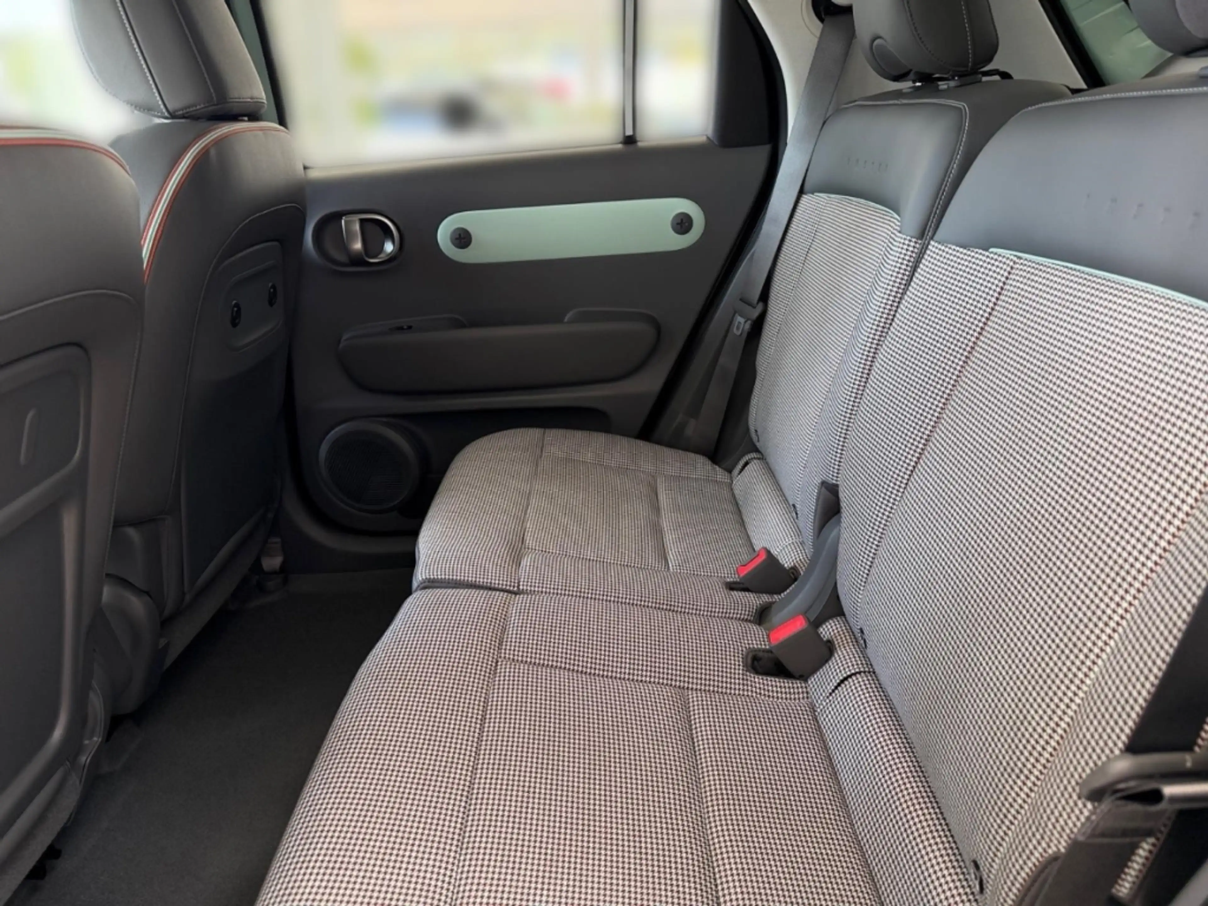 Hyundai Inster Elektro Lounge+17''ALU+NAVI+LED+ELEK.-KOMFORT-PAKE — photo 11