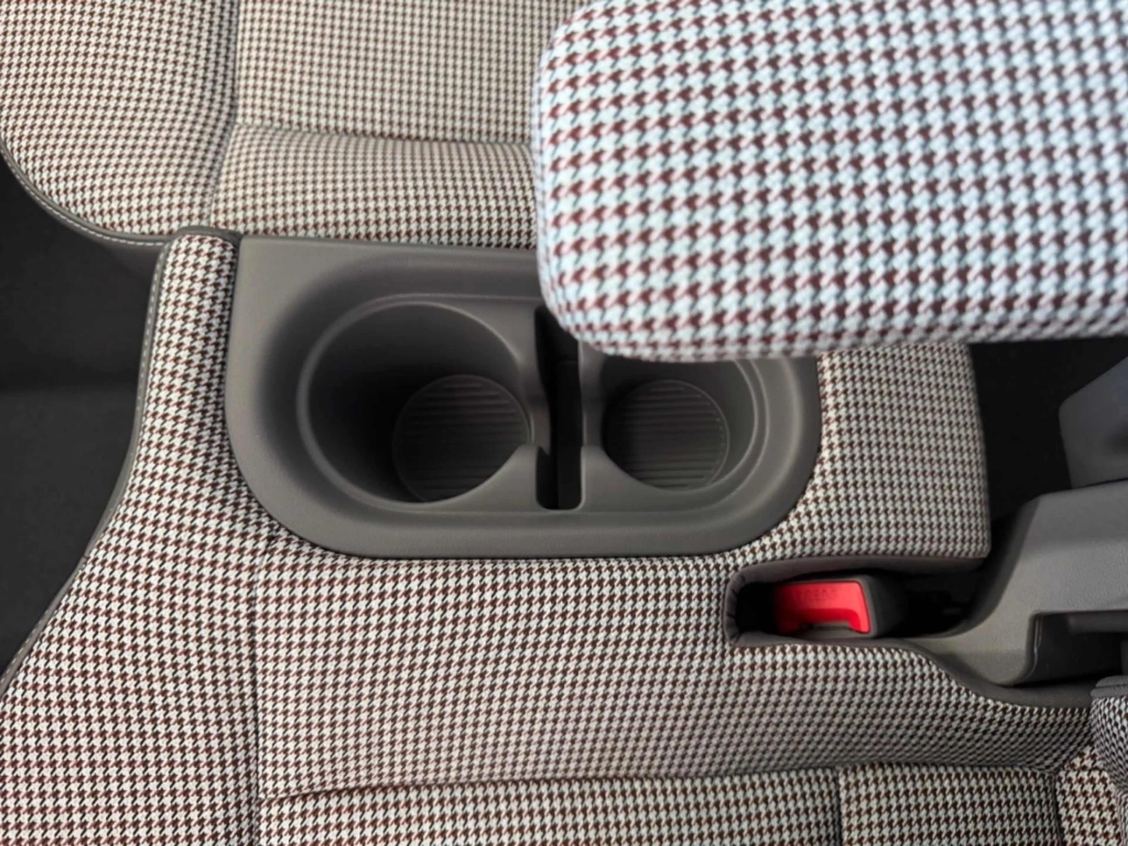Hyundai Inster Elektro Lounge+17''ALU+NAVI+LED+ELEK.-KOMFORT-PAKE — photo 14