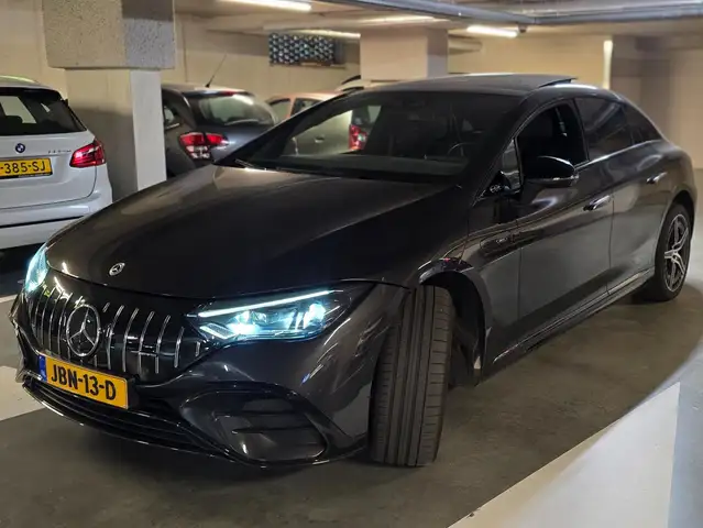 Mercedes-Benz EQE 43 AMG 43 4MATIC 90