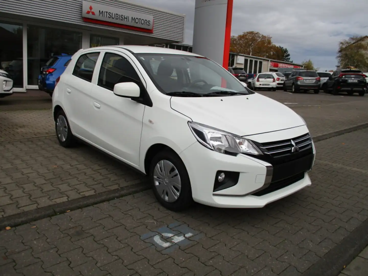 Mitsubishi Space Star Select 1.2 Klima 5 J. Garantie Weiß - 2