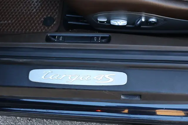 Porsche 991 view 13