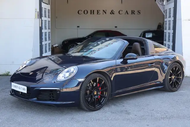 Porsche 991 view 2