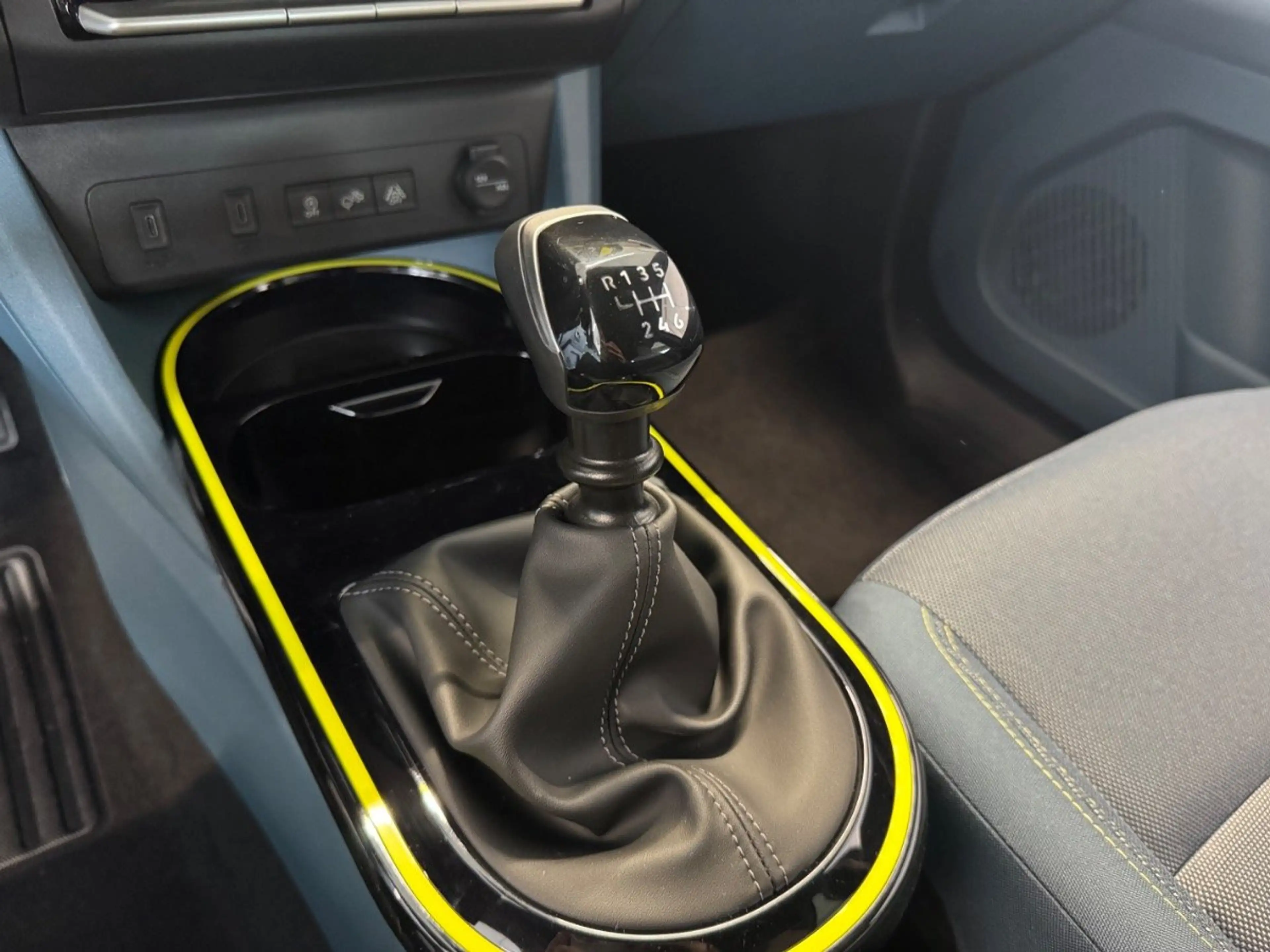 Fiat Grande Panda 1.2 Turbo 74 kW La Prima LED+Navi — photo 10
