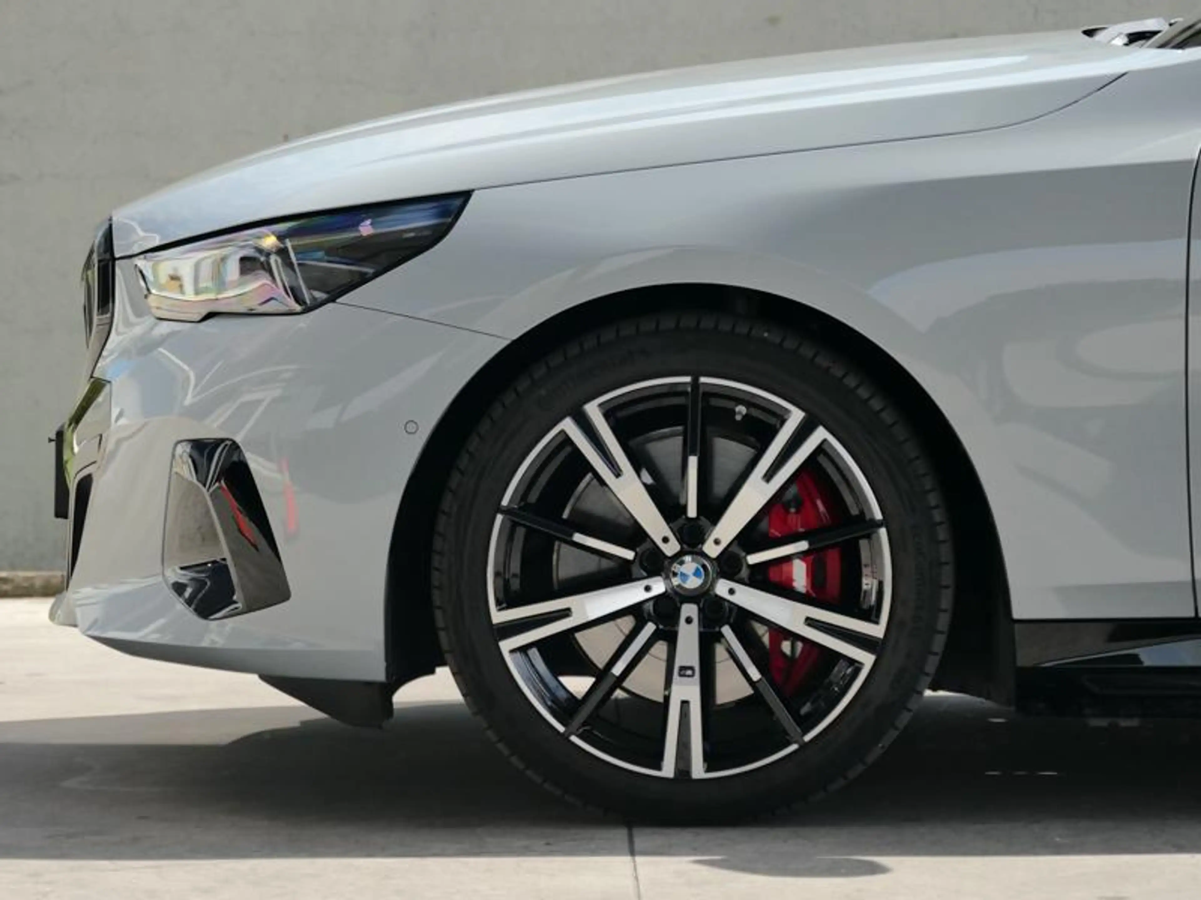 BMW i5 eDrive40 Touring M Sport Pro | PANO | Drive Pro — photo 6