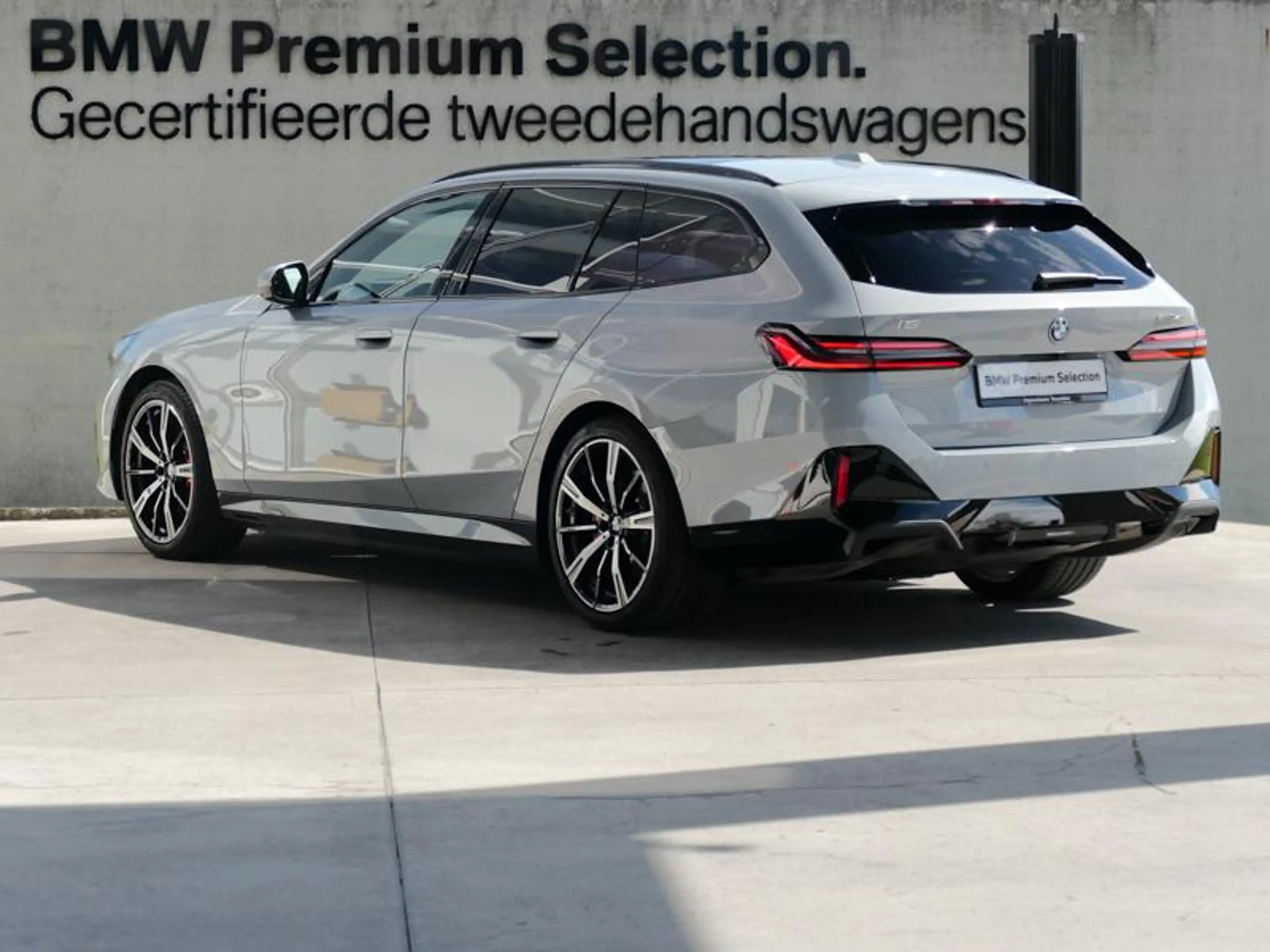 BMW i5 eDrive40 Touring M Sport Pro | PANO | Drive Pro — photo 5