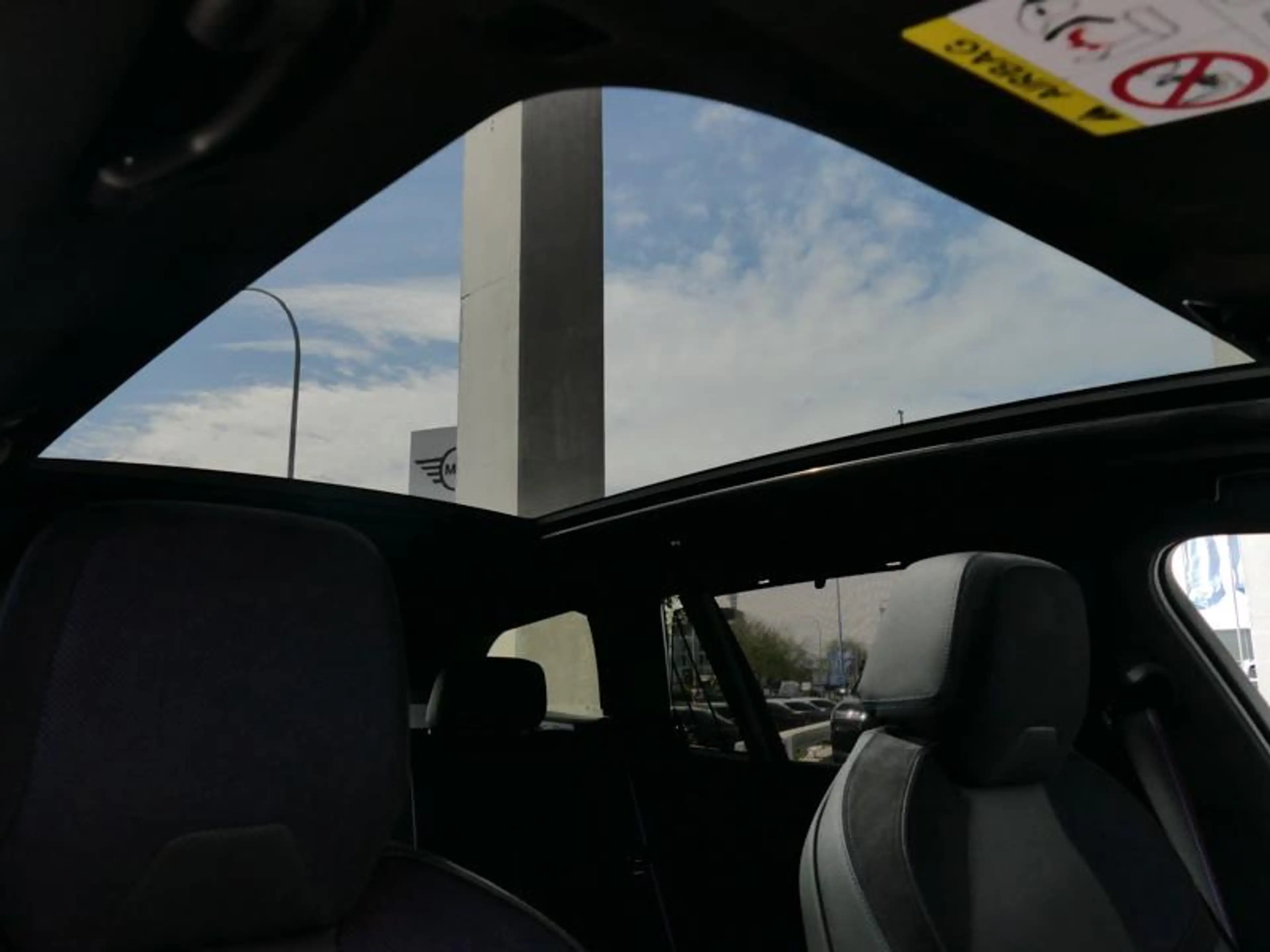 BMW i5 eDrive40 Touring M Sport Pro | PANO | Drive Pro — photo 12