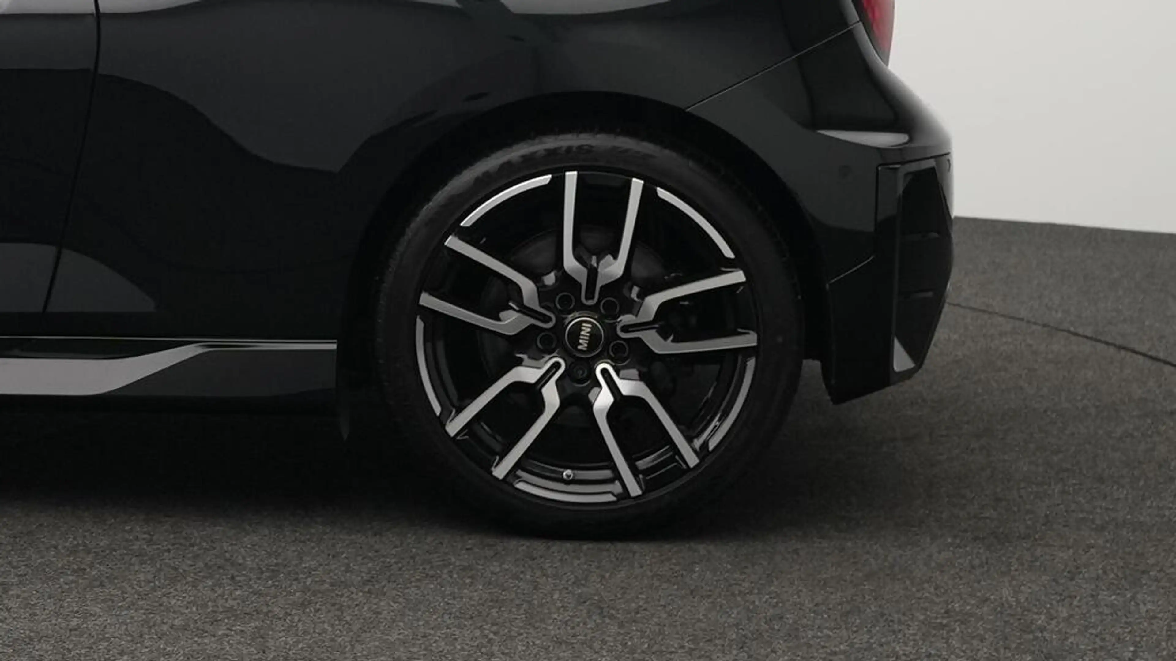 MINI Cooper SE John Cooper Works Trim — photo 10
