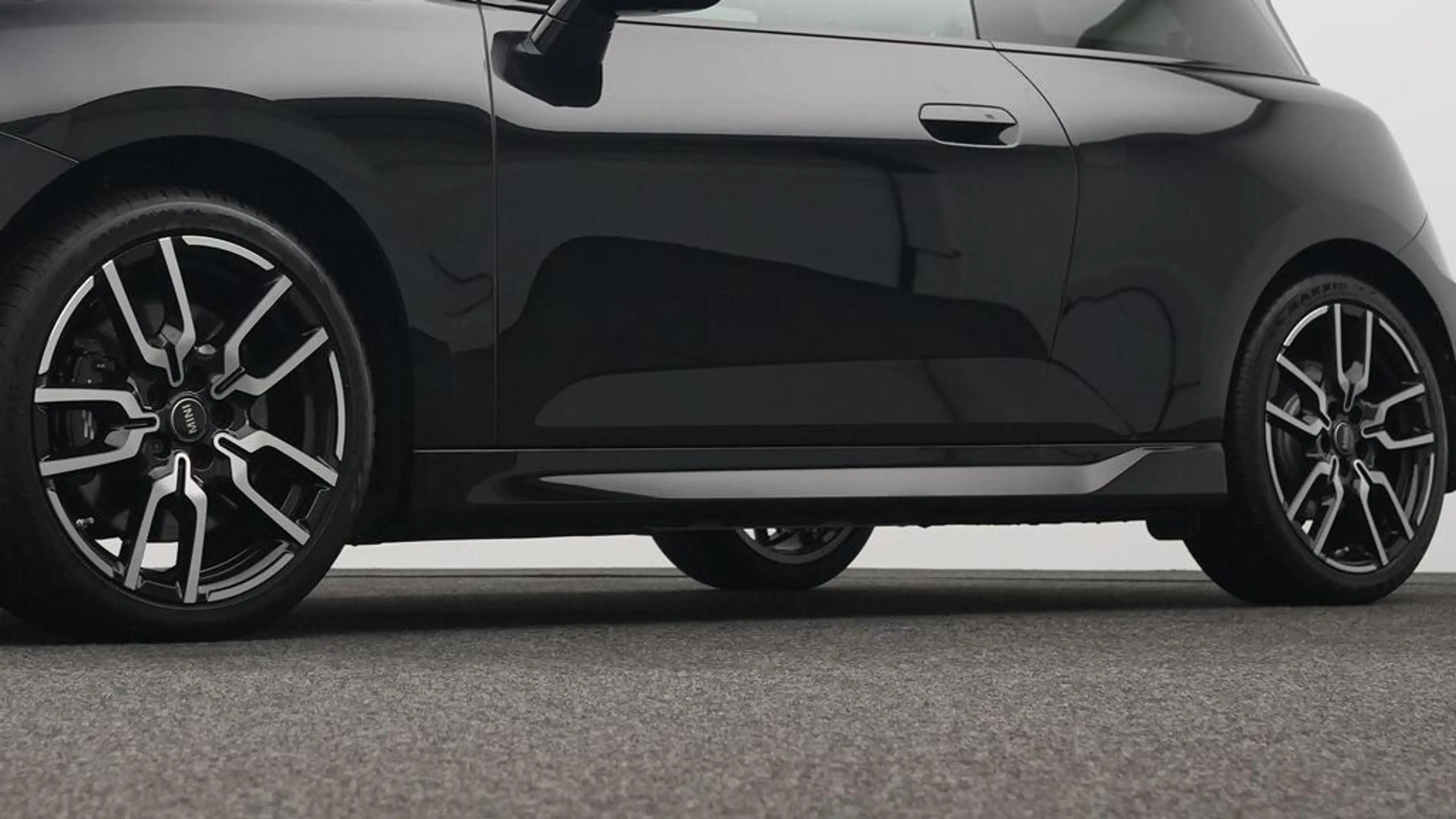 MINI Cooper SE John Cooper Works Trim — photo 17