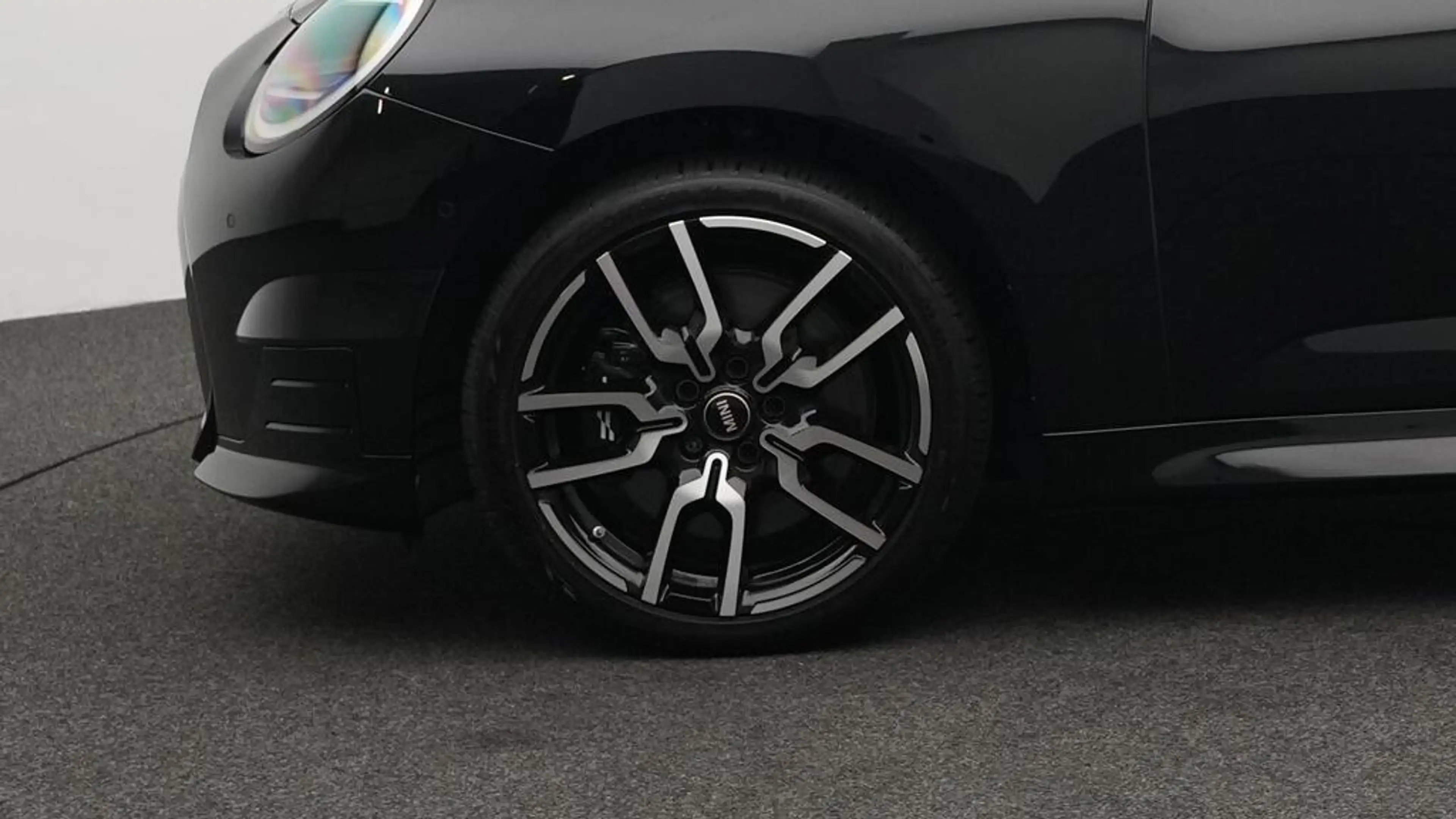 MINI Cooper SE John Cooper Works Trim — photo 9