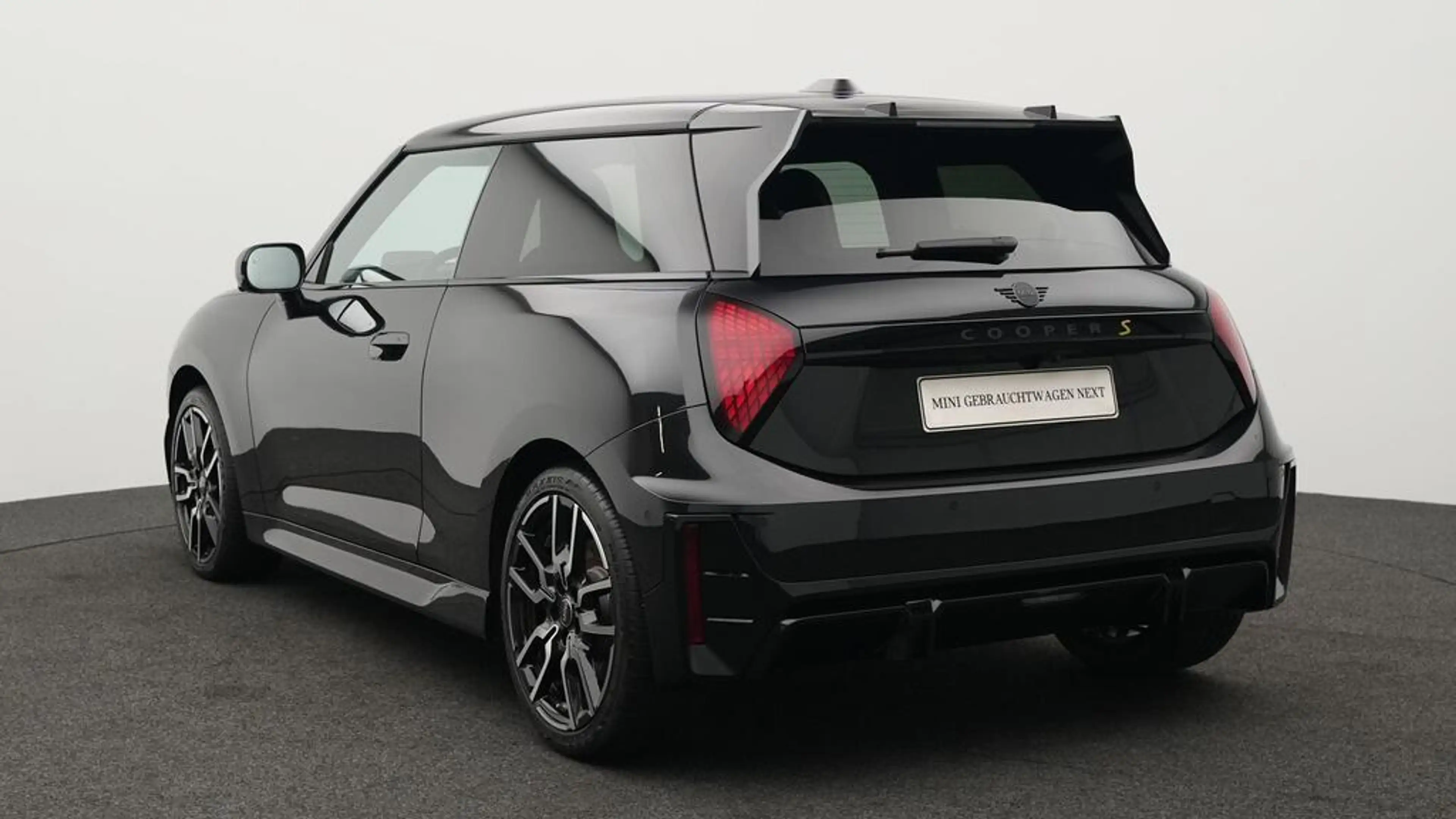 MINI Cooper SE John Cooper Works Trim — photo 4