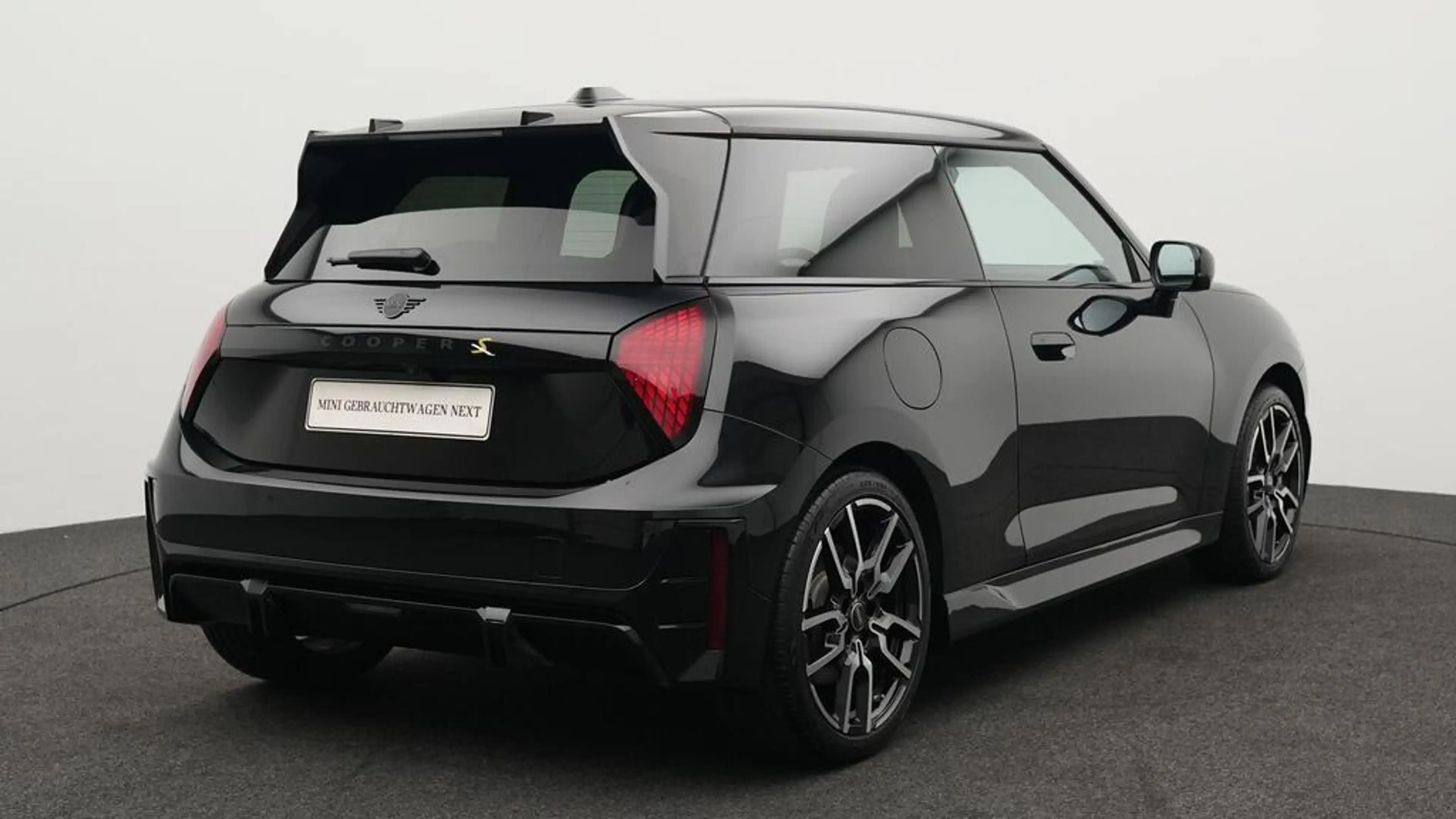 MINI Cooper SE John Cooper Works Trim — photo 6
