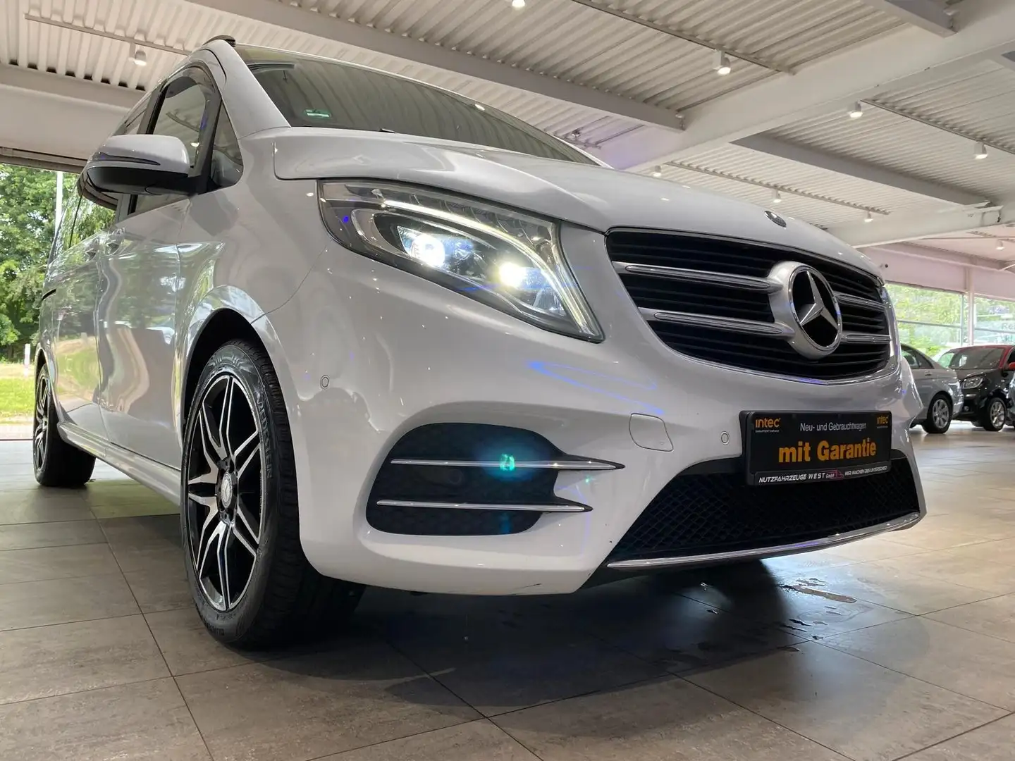 Mercedes-Benz V 250 d 4Matic *AMG Line*7-Sitzer*Garantie* White - 1