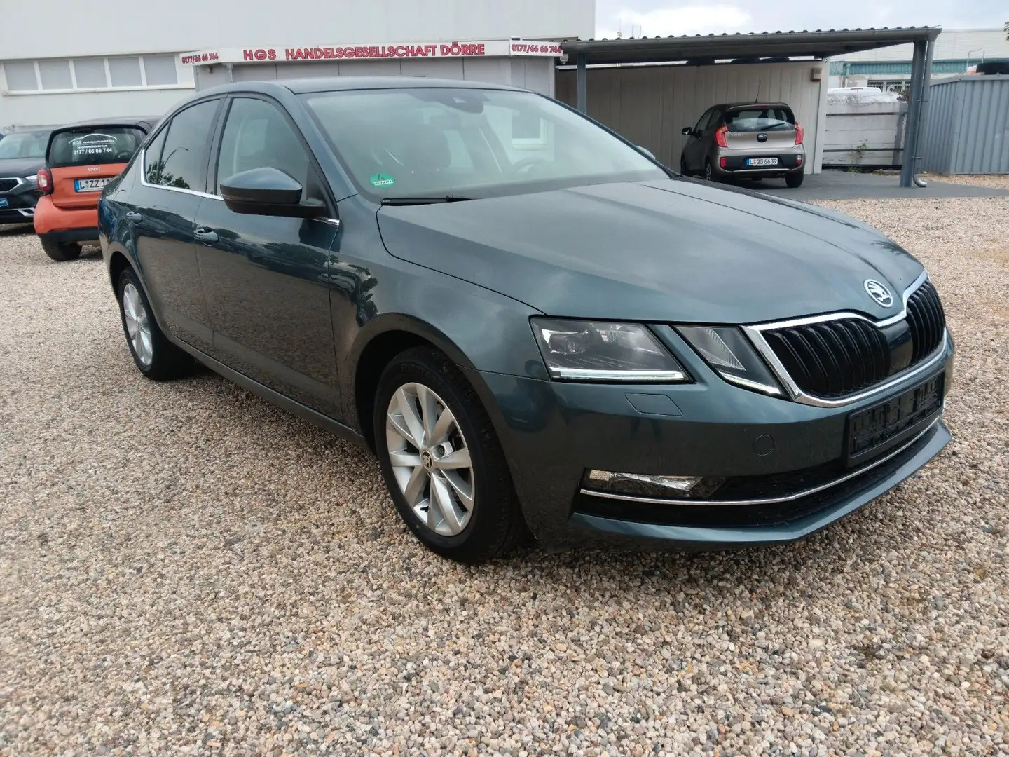 Skoda Octavia Lim. Style Navi AHZV Klima Schiebedach Grijs - 2