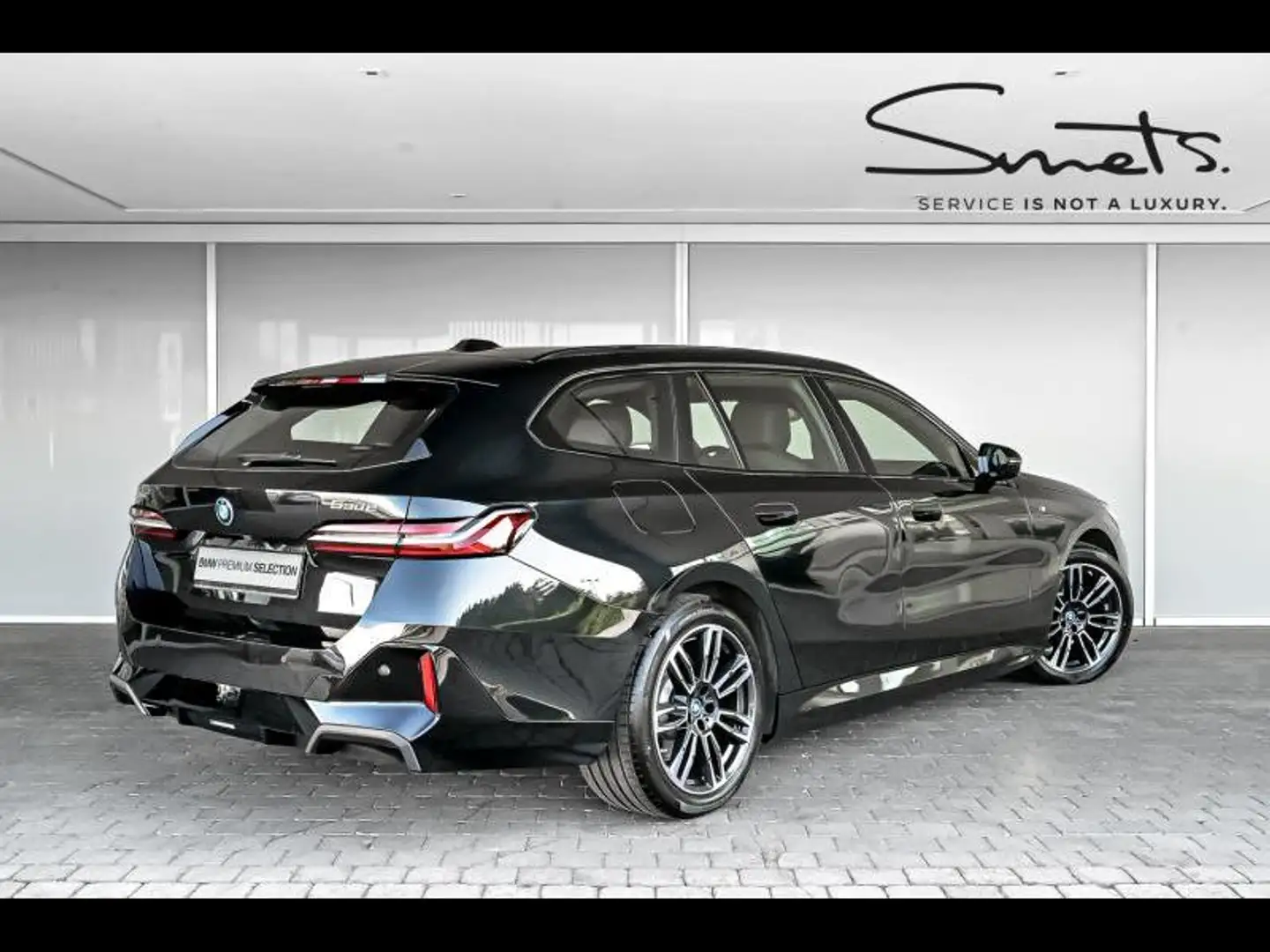BMW 530 530e xDrive Touring - M Pack - Noir - 2