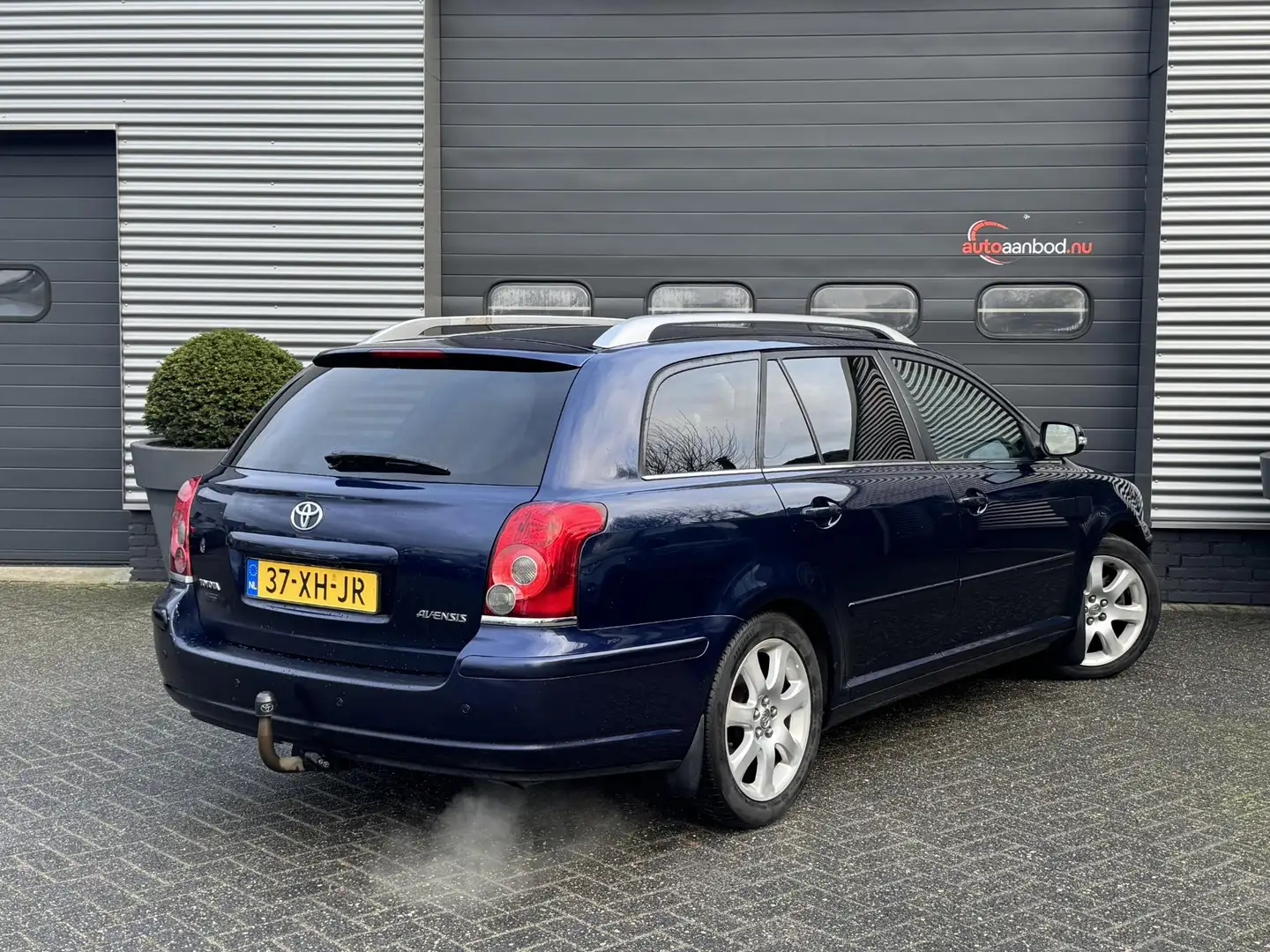 Toyota Avensis Wagon 2.4 VVTi Executive Business | Navigatie | Tr Blauw - 2