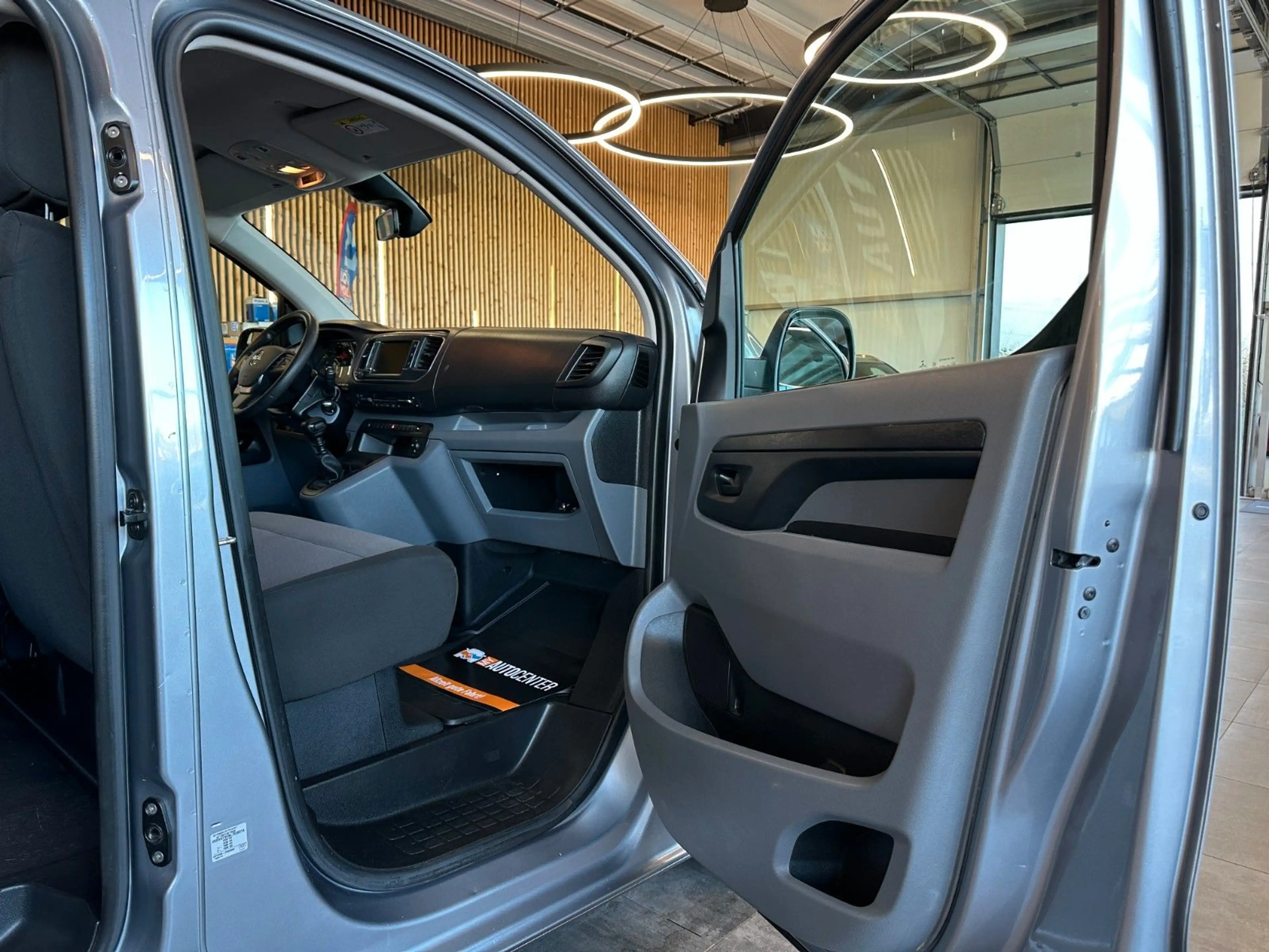 Opel Vivaro *9.SITZER*AHK*TEMPO*CARPLAY*SERVICE04/26* — photo 34