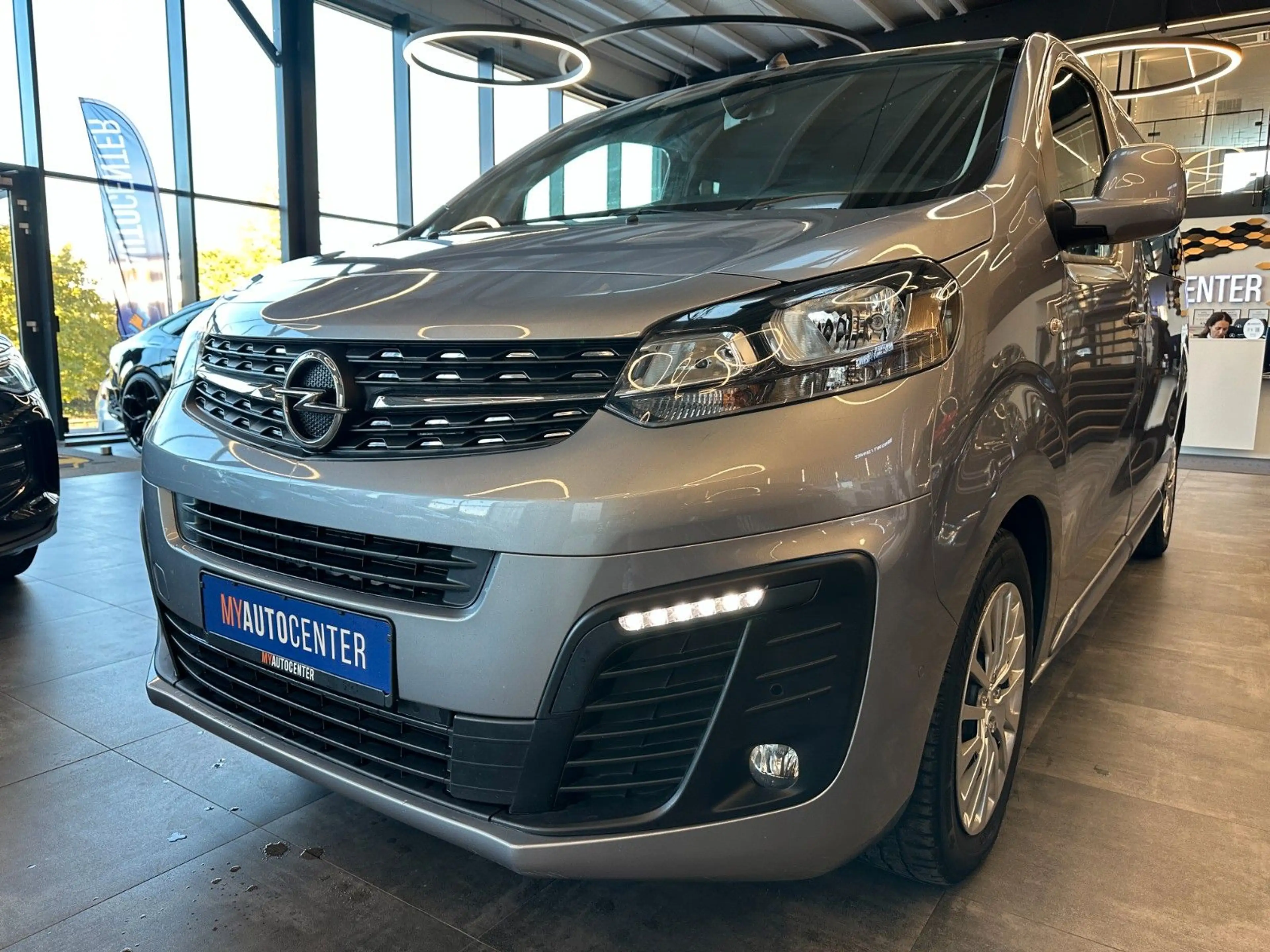 Opel Vivaro *9.SITZER*AHK*TEMPO*CARPLAY*SERVICE04/26* — photo 4