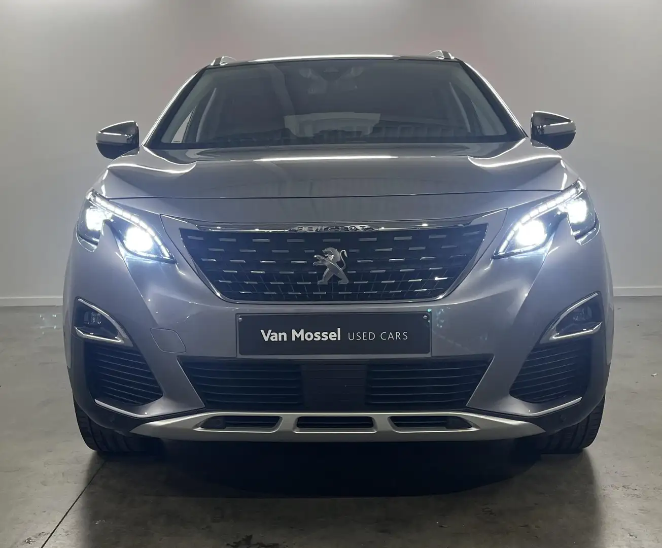 Peugeot 3008 Roadtrip 130PK Auto Gris - 2