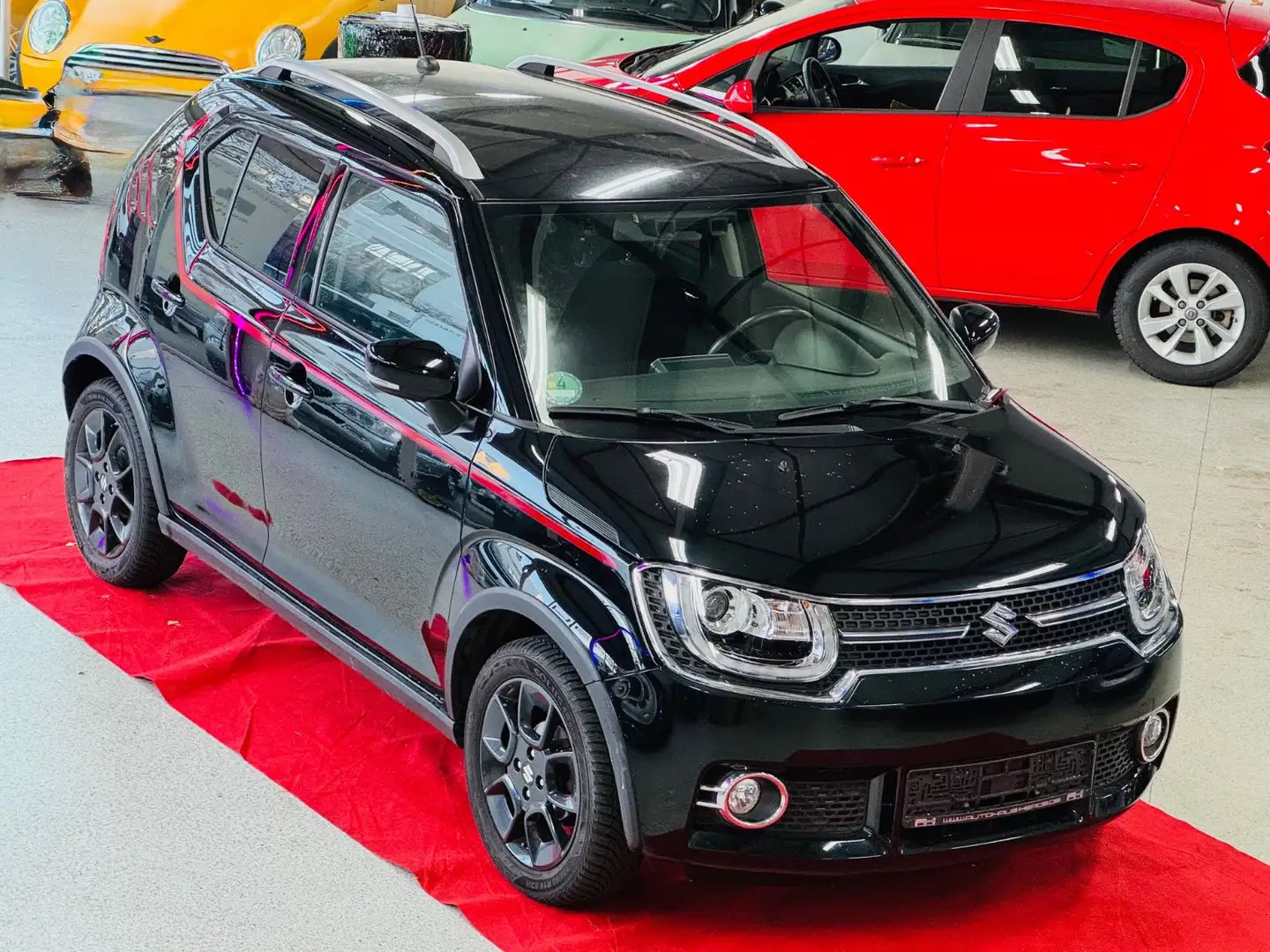 Suzuki Ignis Intro Edition+ -Automatik Schwarz - 1