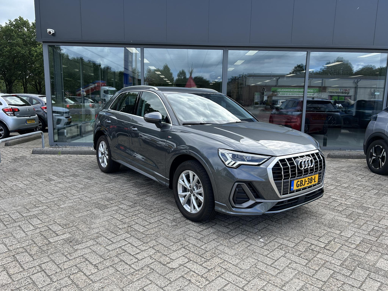 Audi Q3 45 TFSI e S edition S line AUTOMAAT | PLUG IN HYBR — photo 3