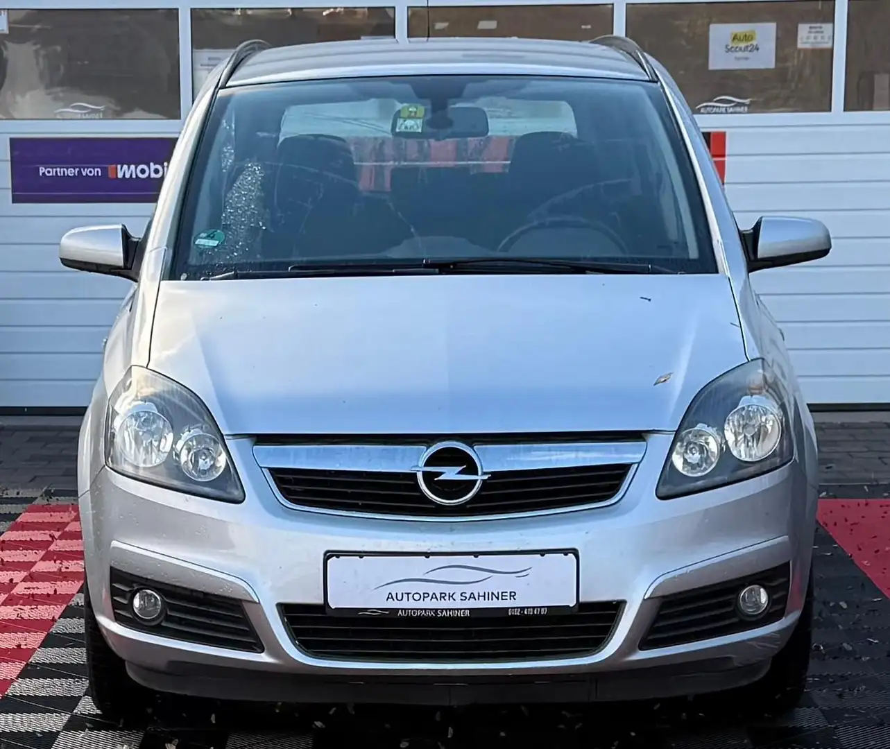 Opel Zafira ZAFIRA B / TEMPOMAT / KLIMA / 7SITZER Silber - 2