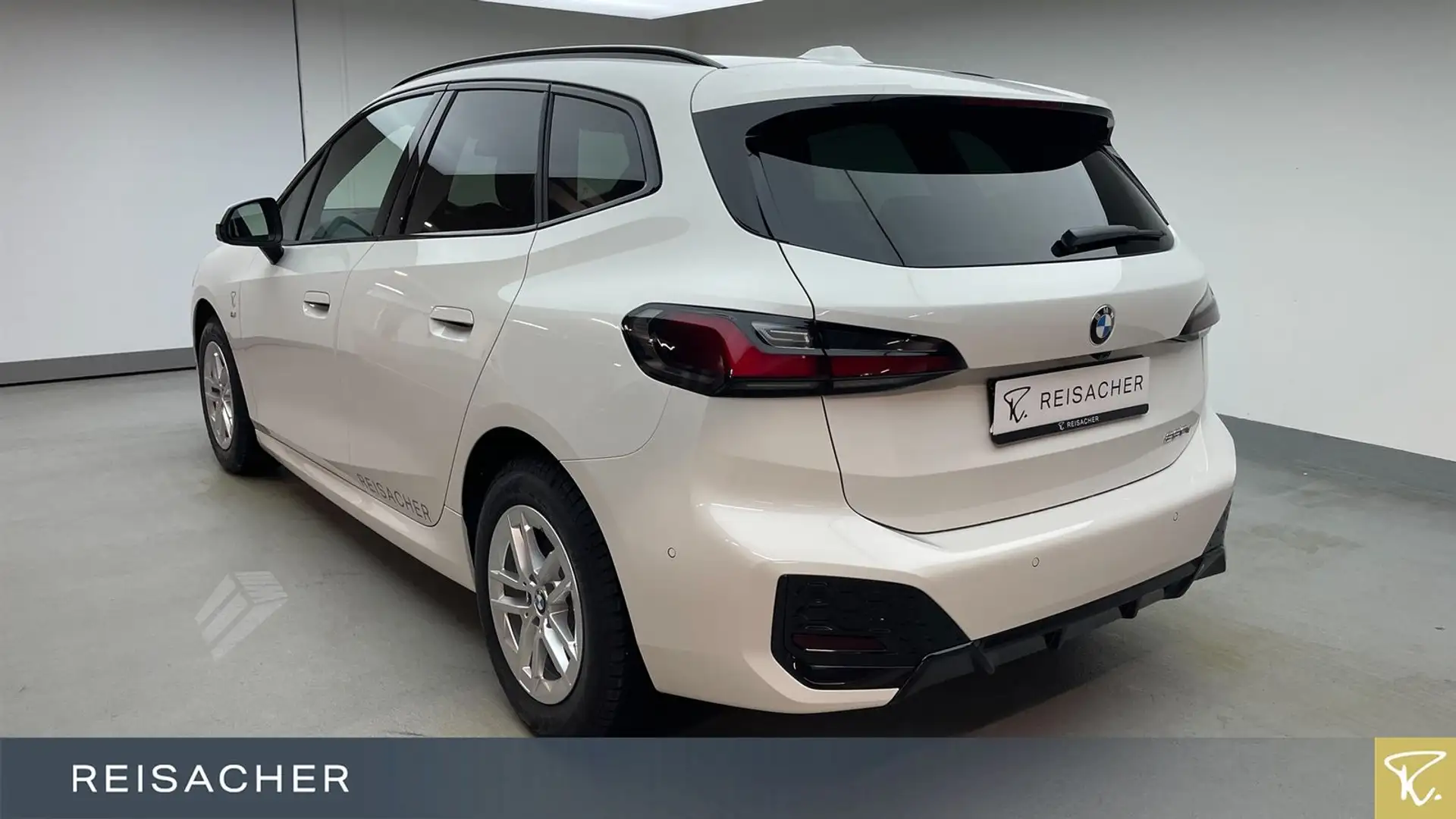 BMW 220 220i A Active Tourer M-Sport,AHK,DA+,Autom Weiß - 2