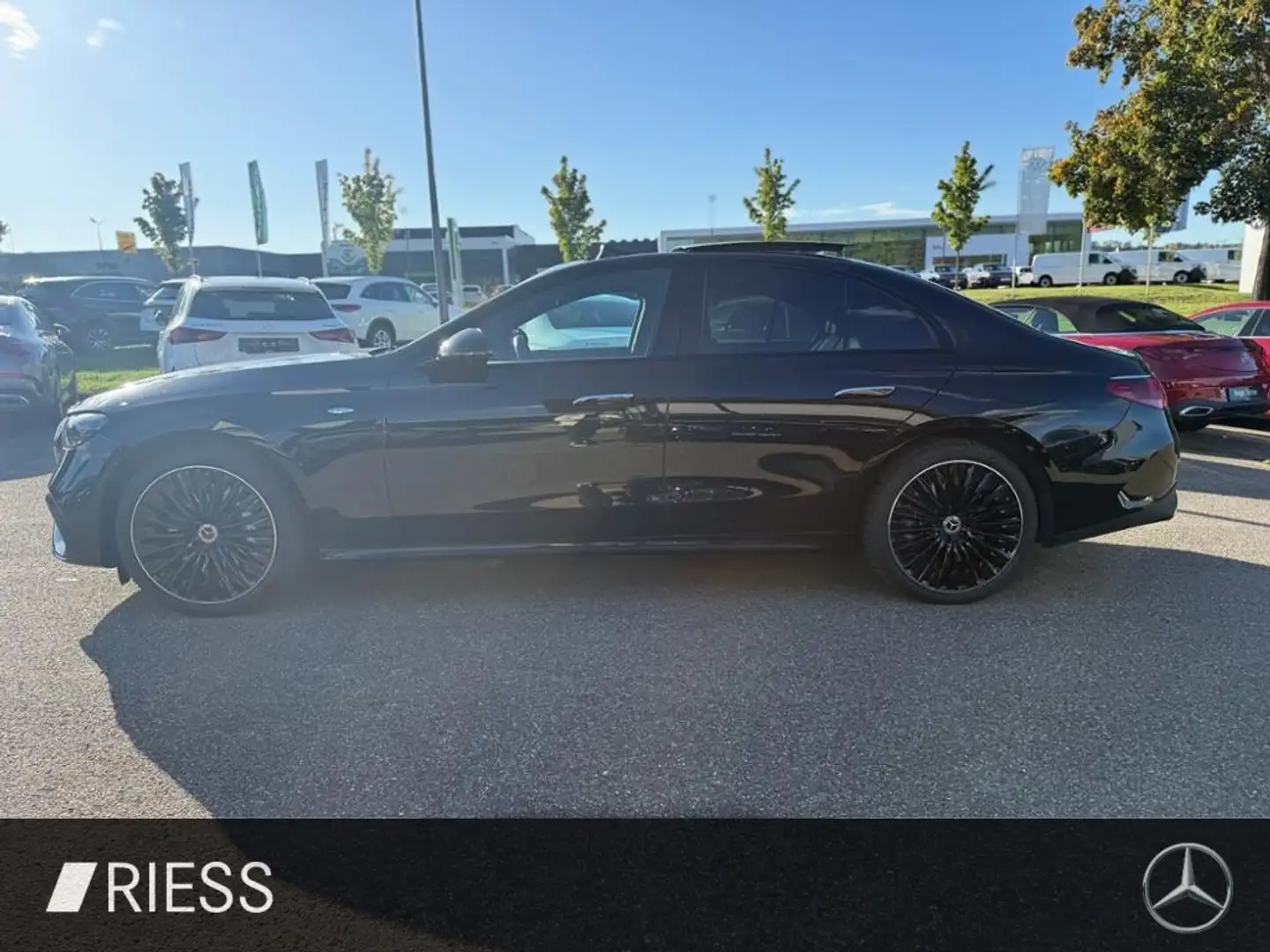 Mercedes-Benz E 300 de AMG Sport Night Distr AHK Pano Keyless 360 Schwarz - 2