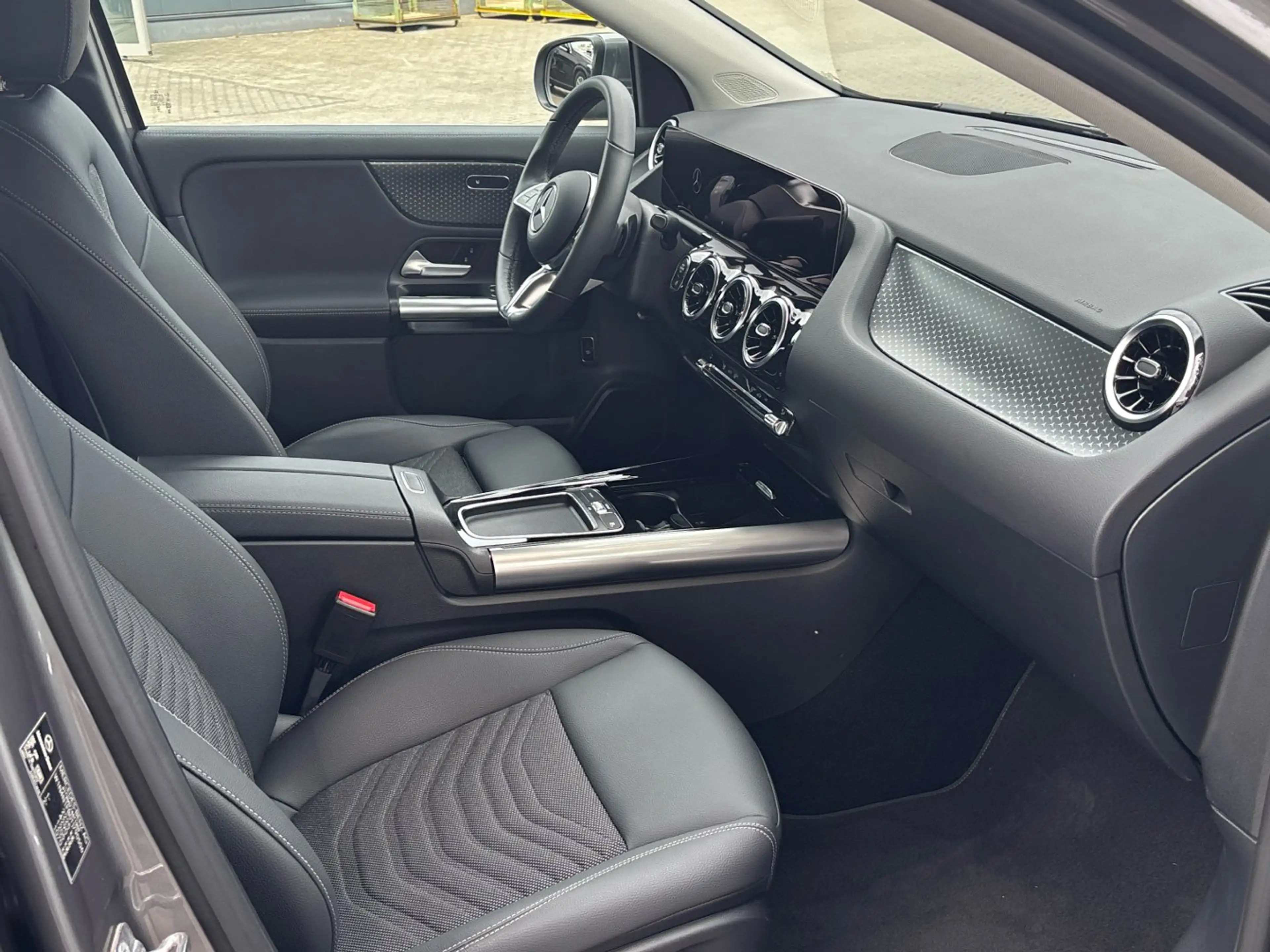 Mercedes-Benz GLA 220 d 4M Progressive-Advanced Kamera CarPlay — photo 14