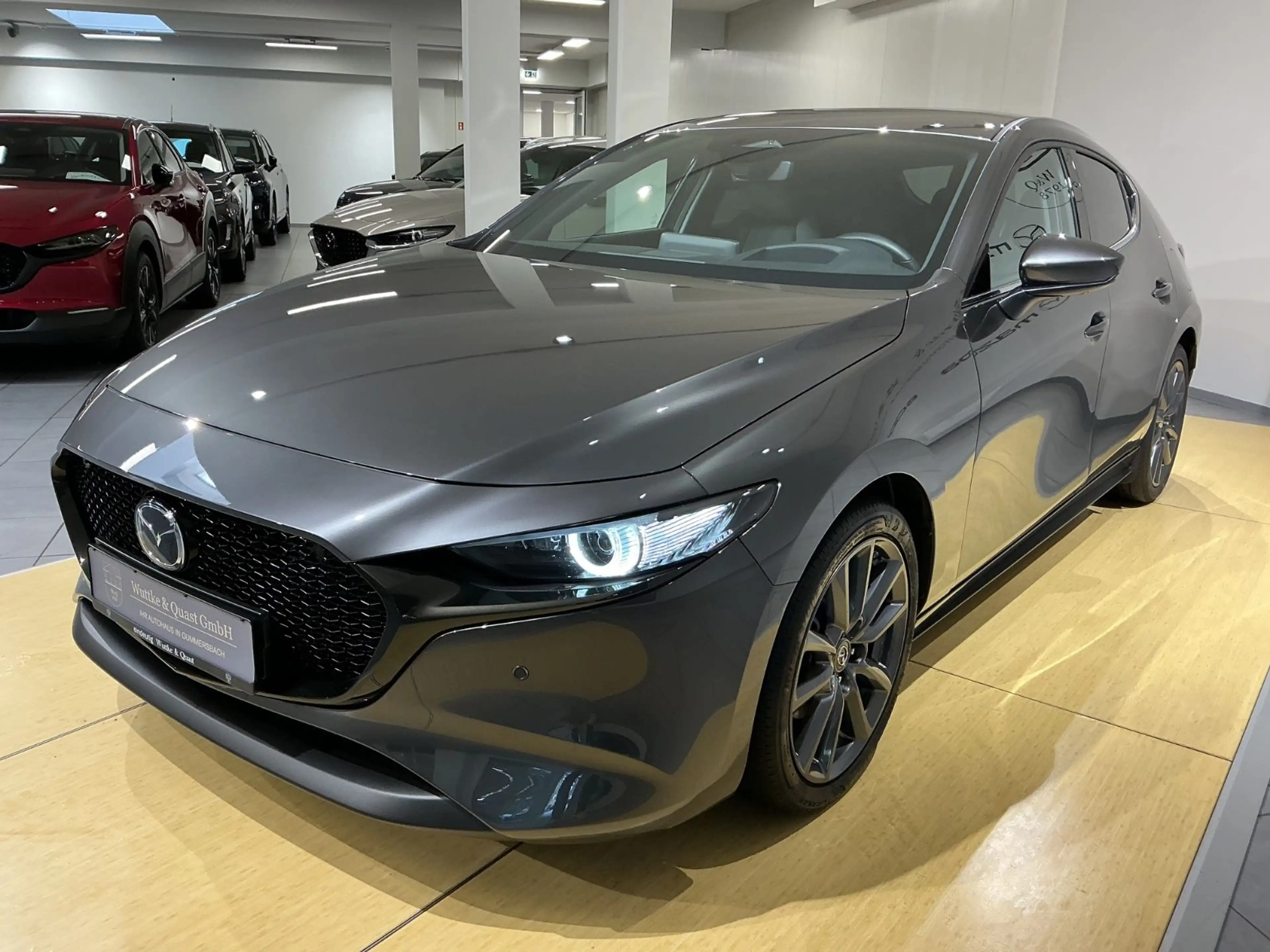 Mazda 3 Exclusive-Line *BOSE*360°*Matrix*Carplay* — photo 6