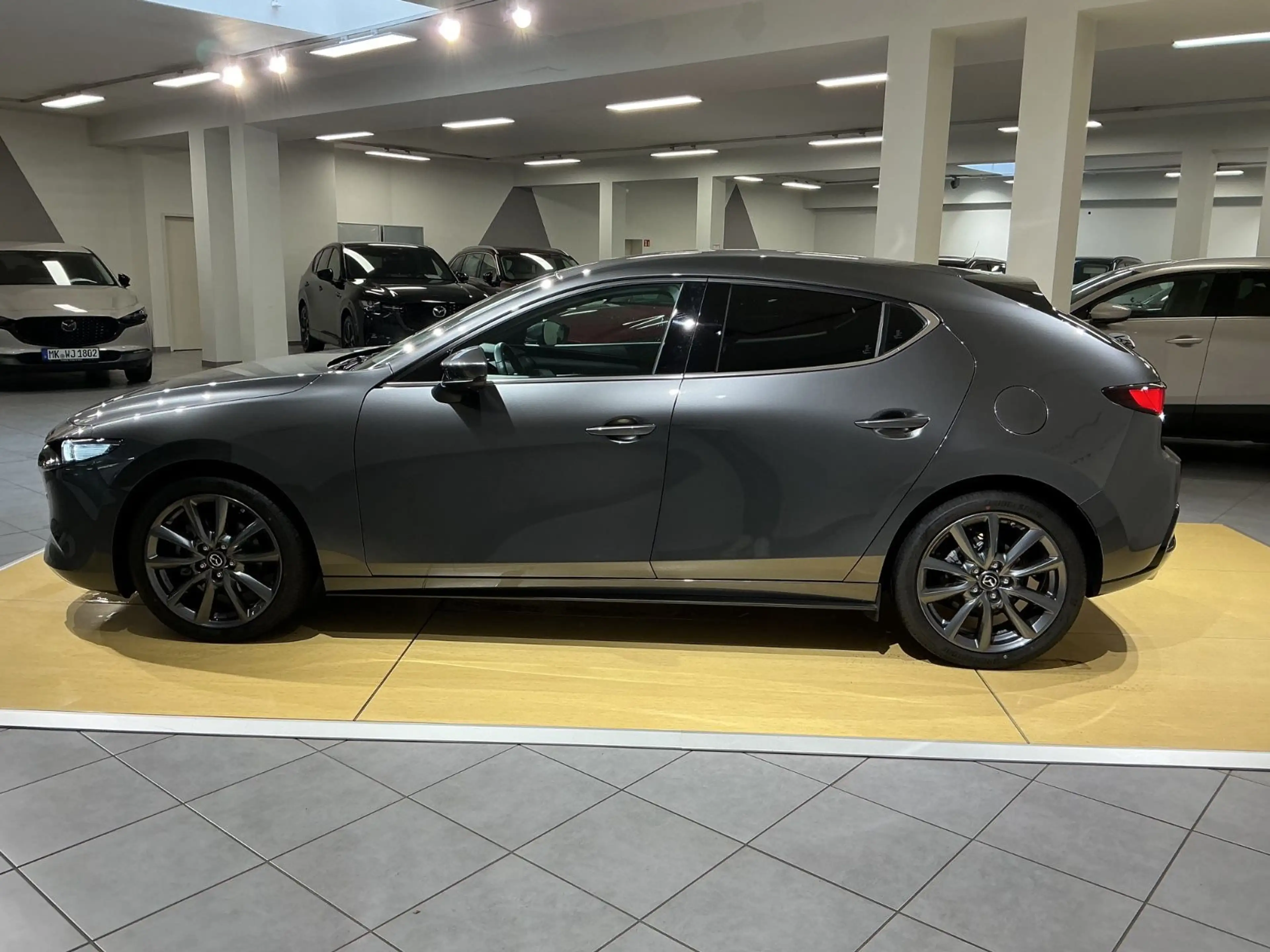 Mazda 3 Exclusive-Line *BOSE*360°*Matrix*Carplay* — photo 5