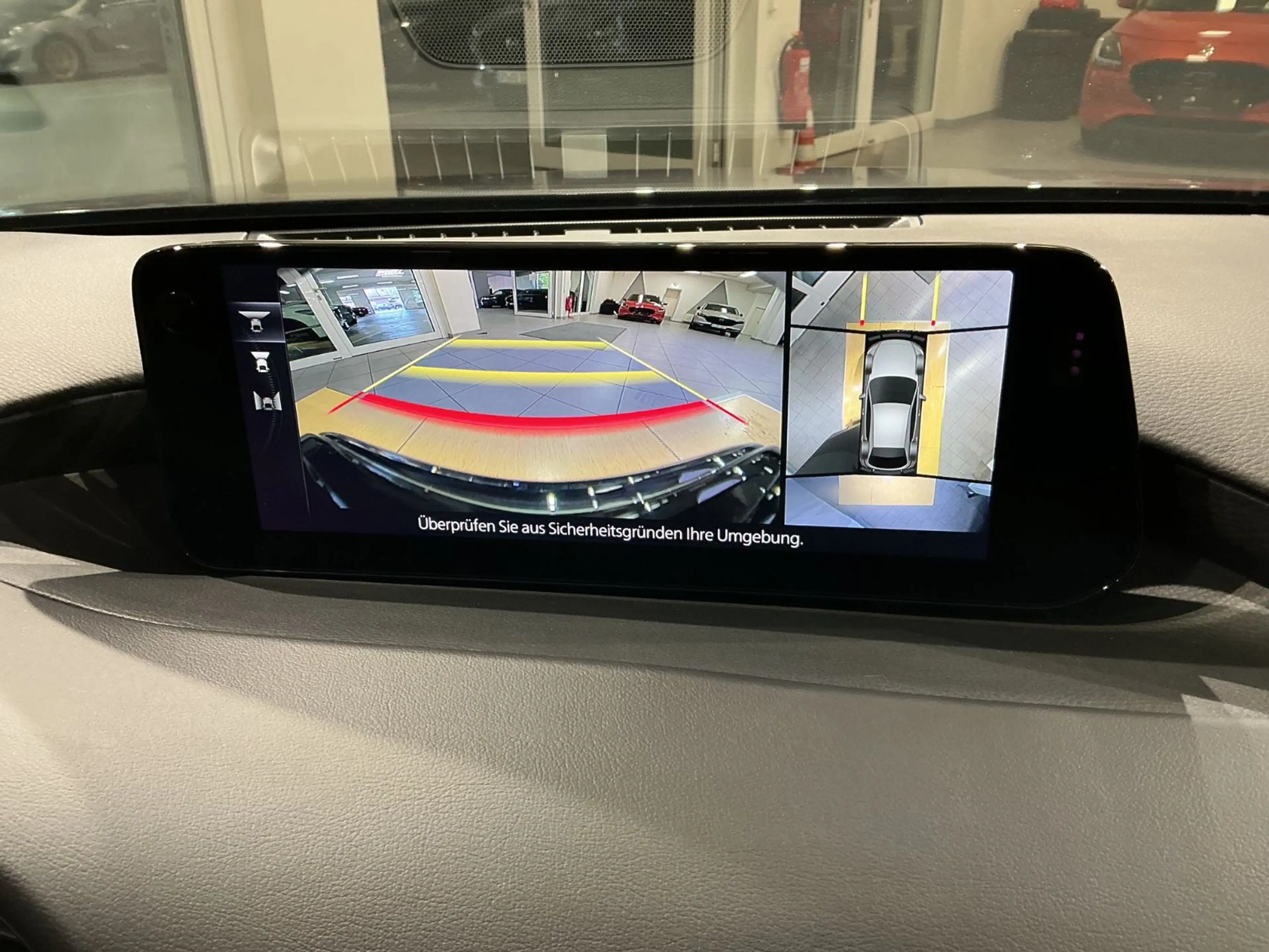 Mazda 3 Exclusive-Line *BOSE*360°*Matrix*Carplay* — photo 14