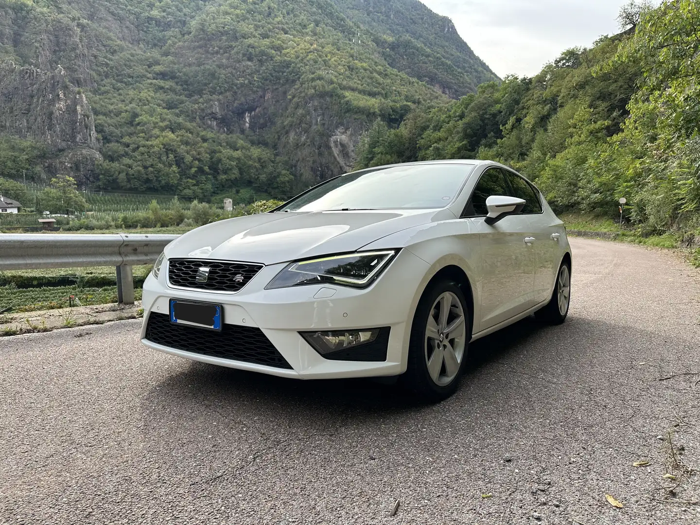 SEAT Leon Leon 5p 2.0 tdi cr FR s Bianco - 1