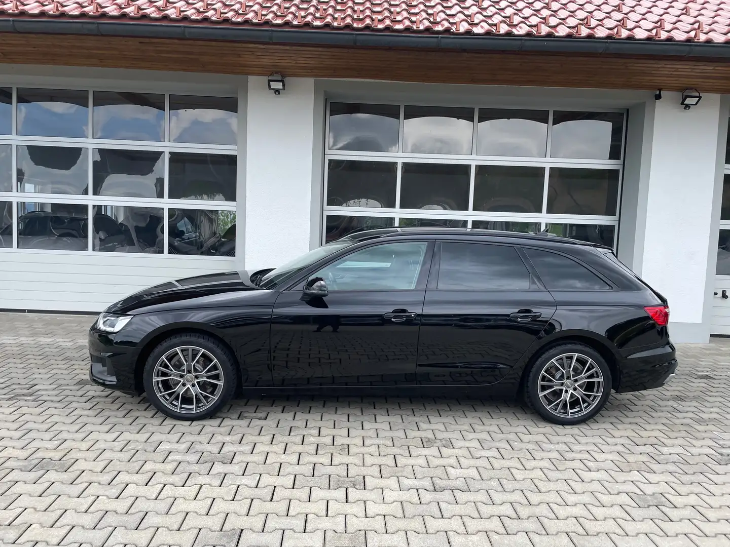 Audi A4 Avant 35 TDI S-tronic *NAVI*PDC*SITZHZ*LED*DAB* Schwarz - 2